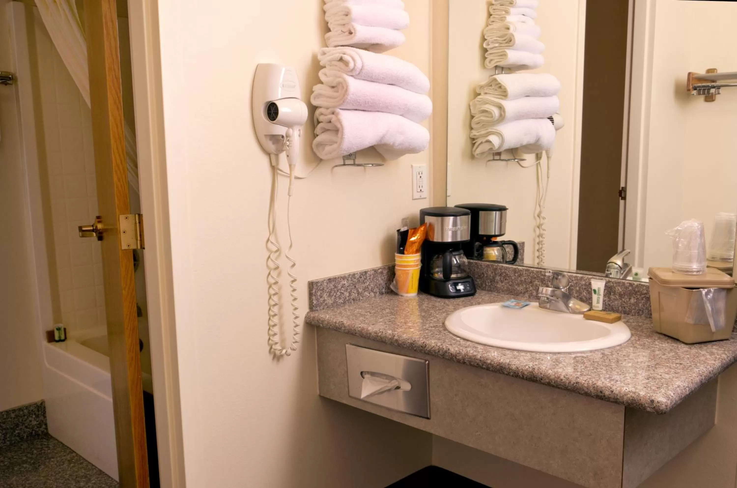 Bathroom in Cedars Inn