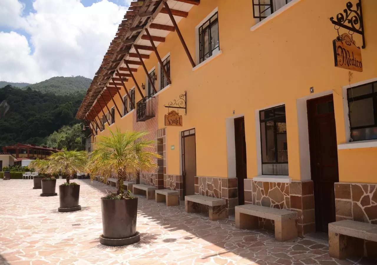 Patio, Property Building in Hotel y Aguas Termales de Chignahuapan