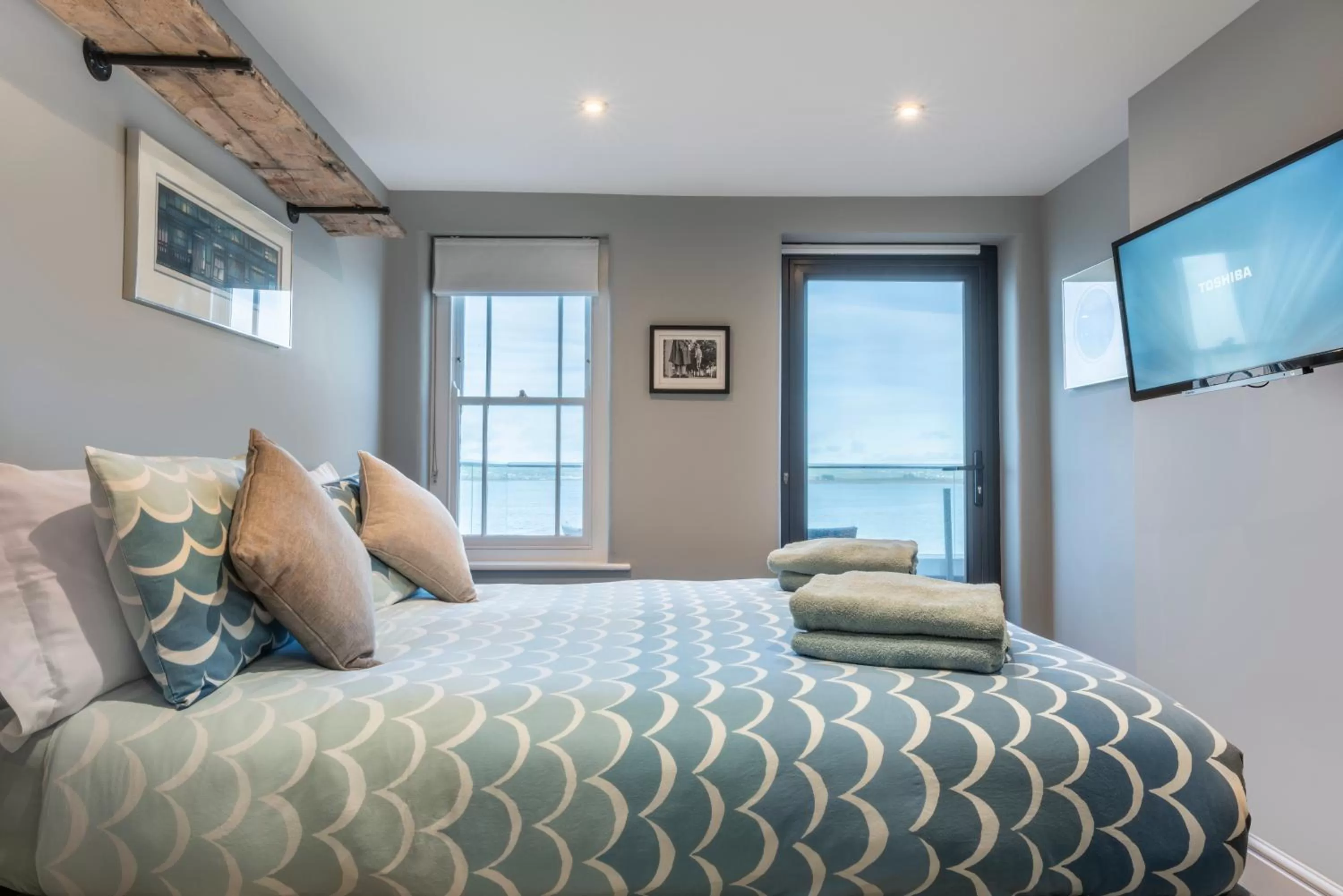 Bedroom, Bed in The Royal George