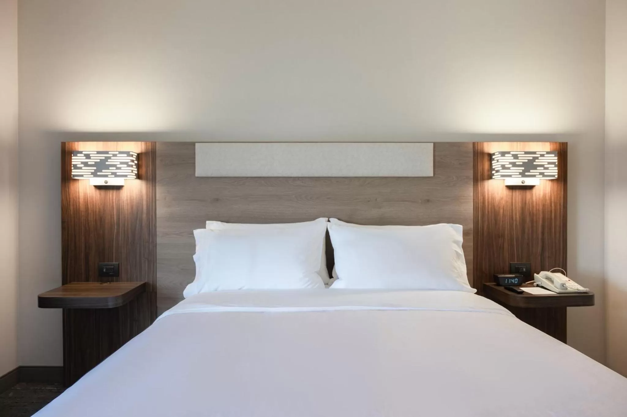 Photo of the whole room, Bed in Holiday Inn Express Mexico City Satelite by IHG