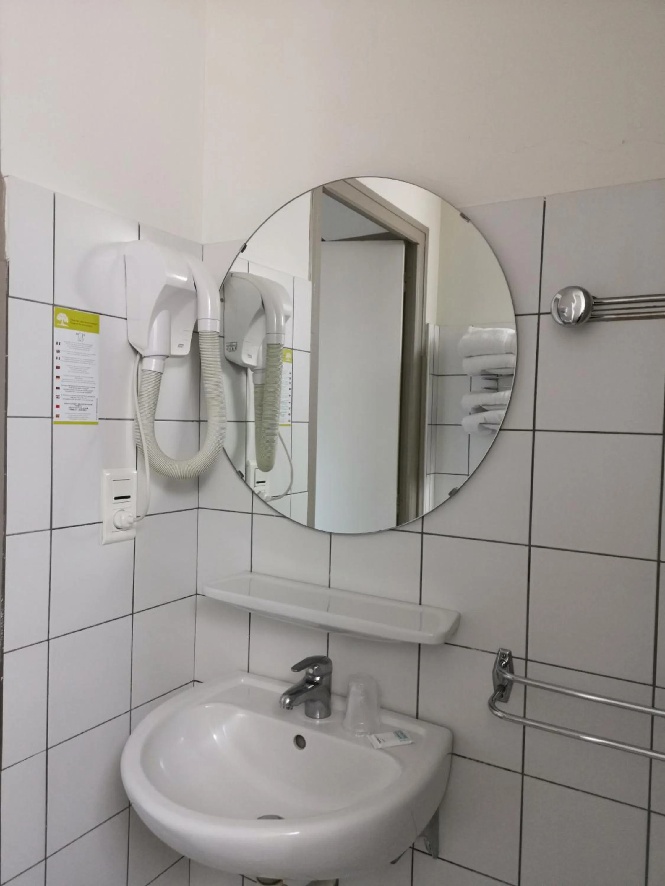 Bathroom in Adonis Lourdes - Notre Dame de la Sarte