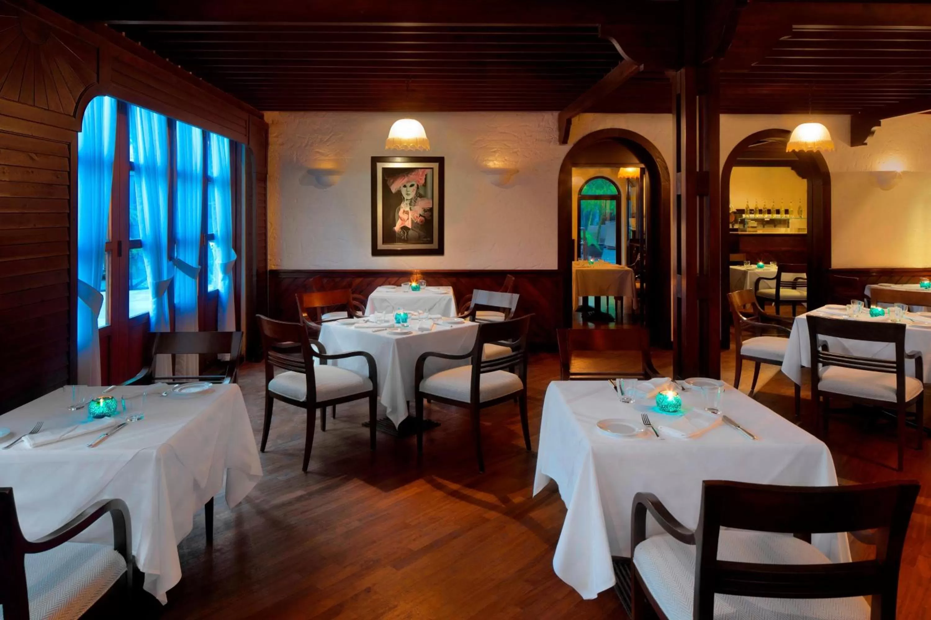 Restaurant/places to eat in Le Méridien Dubai Hotel & Conference Centre