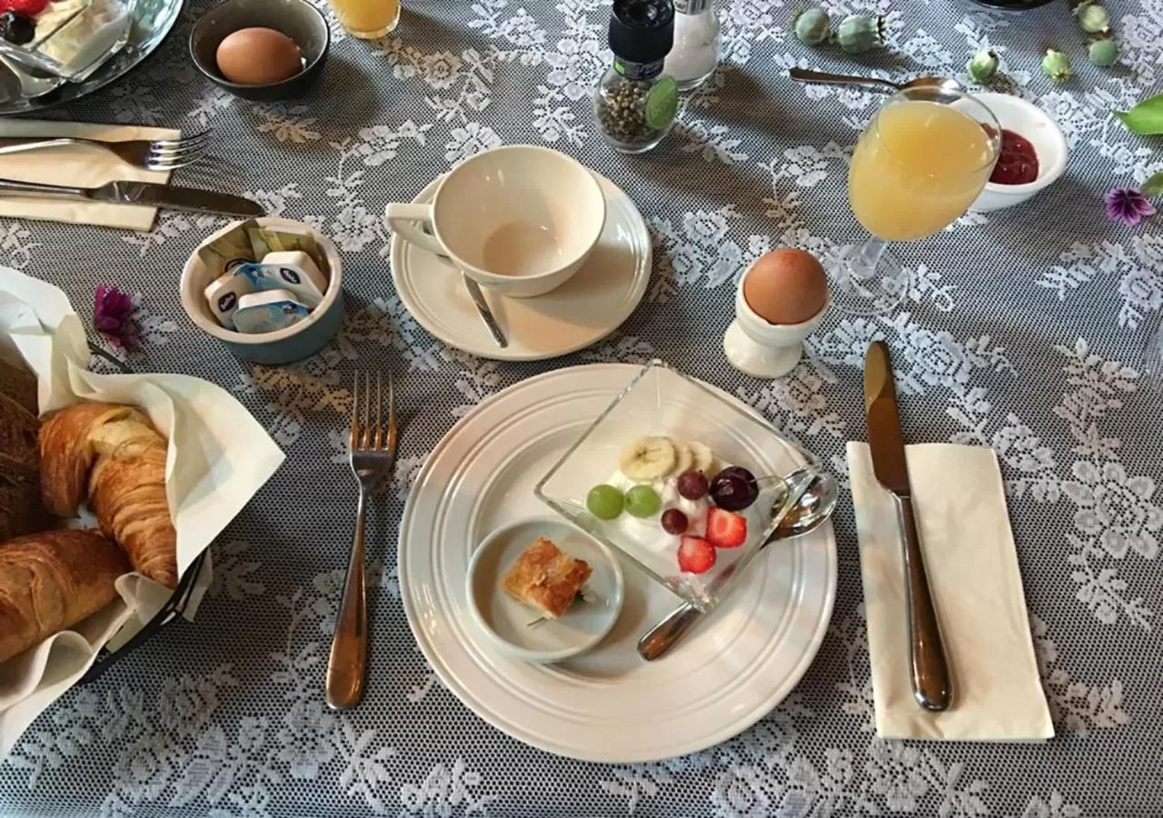 Breakfast in Bed and Breakfast Batenborg