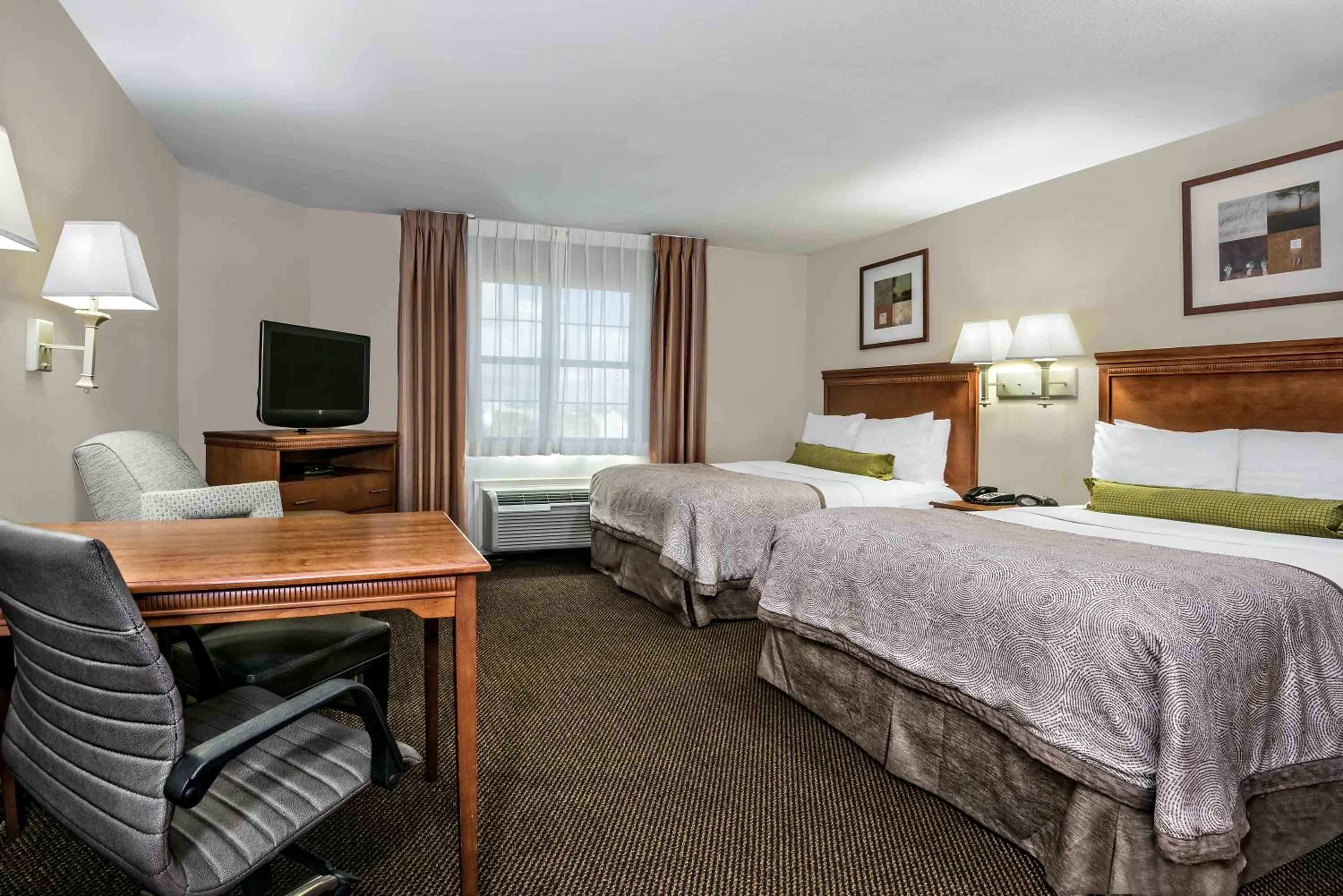 Photo of the whole room, Bed in Candlewood Suites Galveston by IHG
