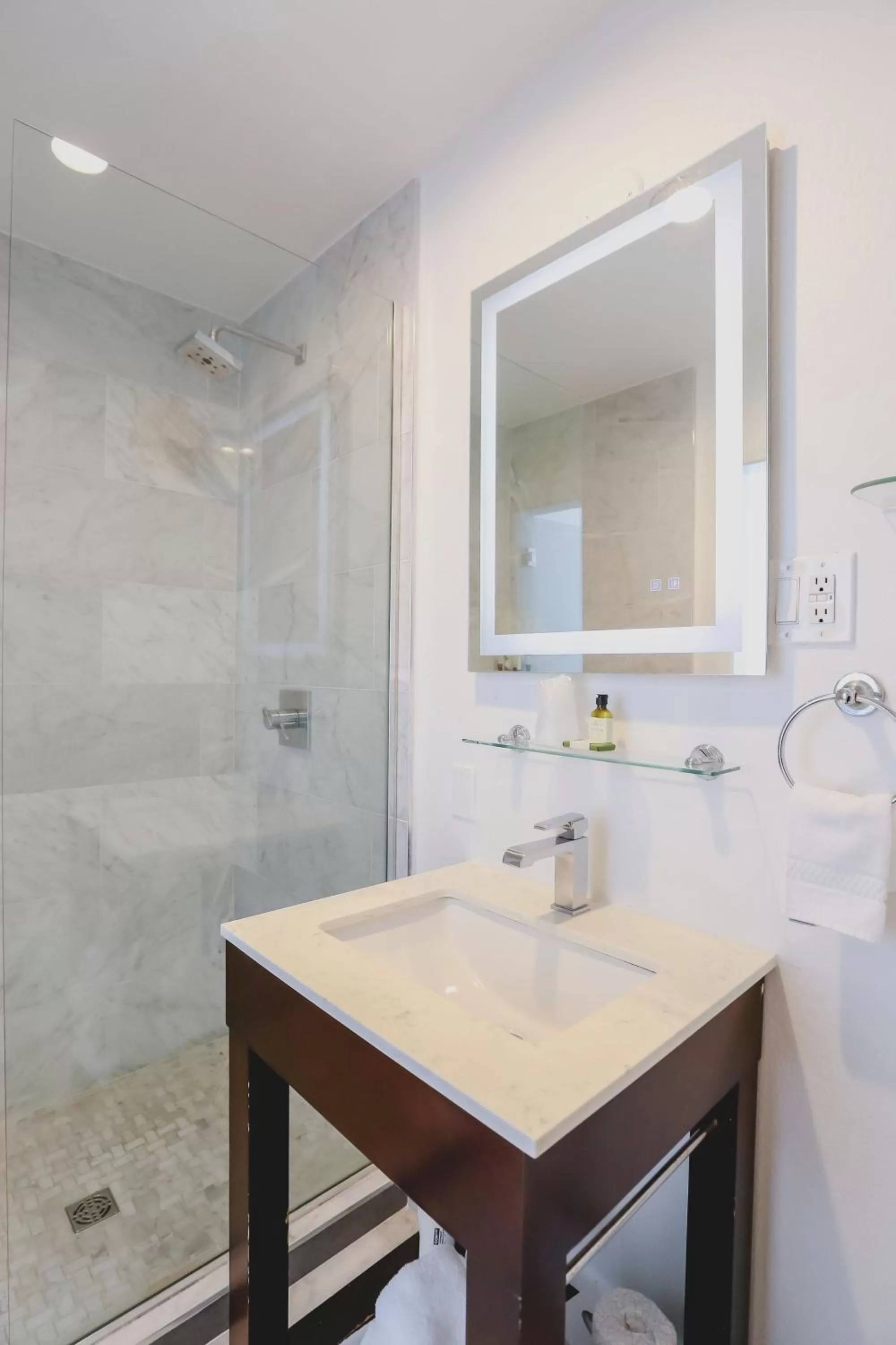 Bathroom in Capri Laguna on the Beach - A Boutique Hotel