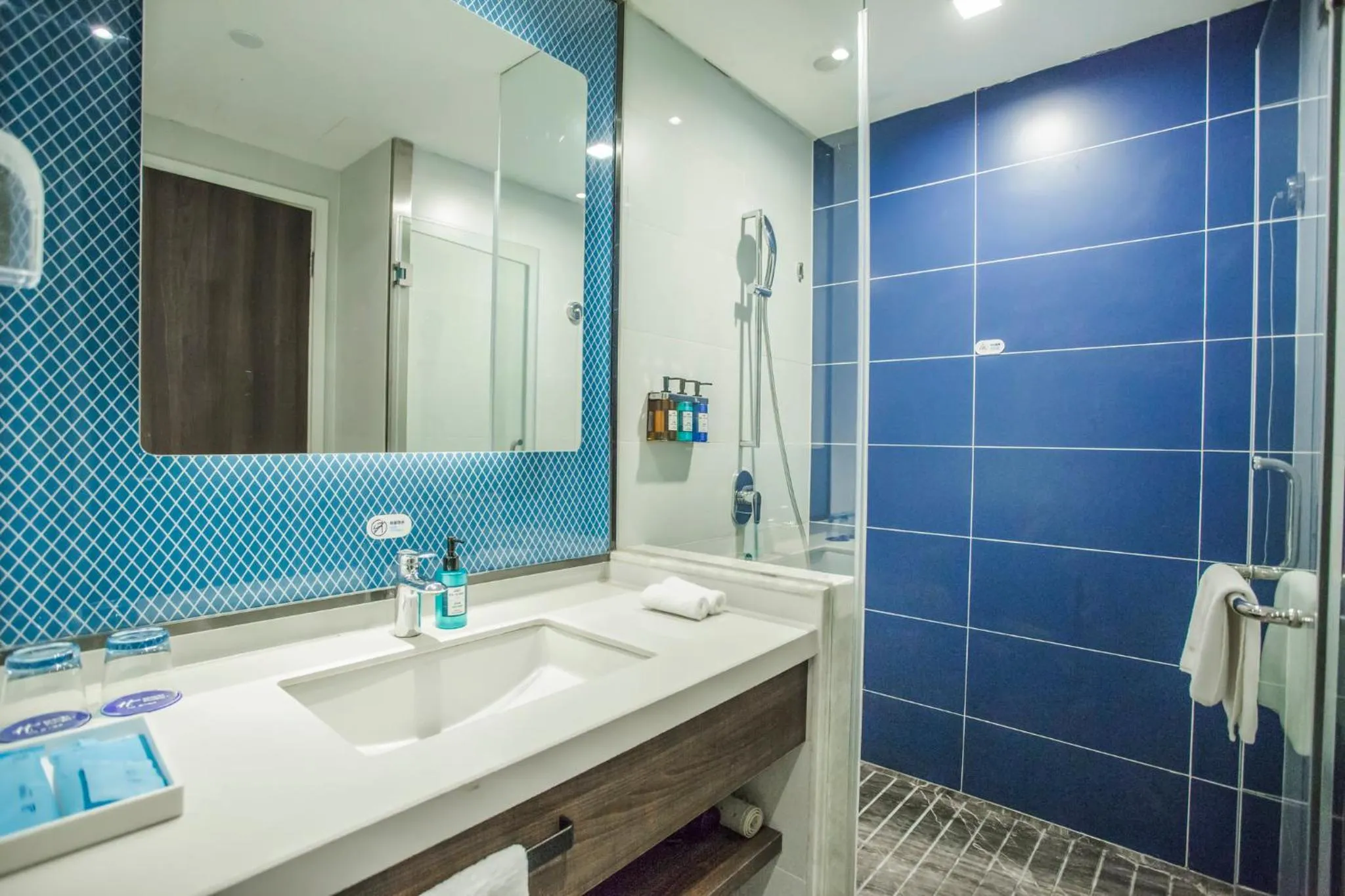 Bathroom in Holiday Inn Express Hangzhou Xixi Tourism Zone by IHG