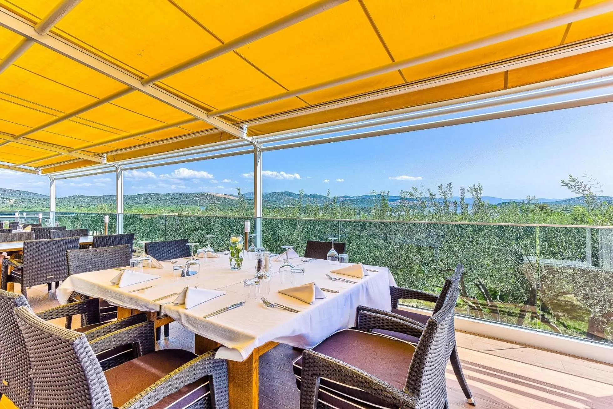 Restaurant/places to eat in Hotel Panorama