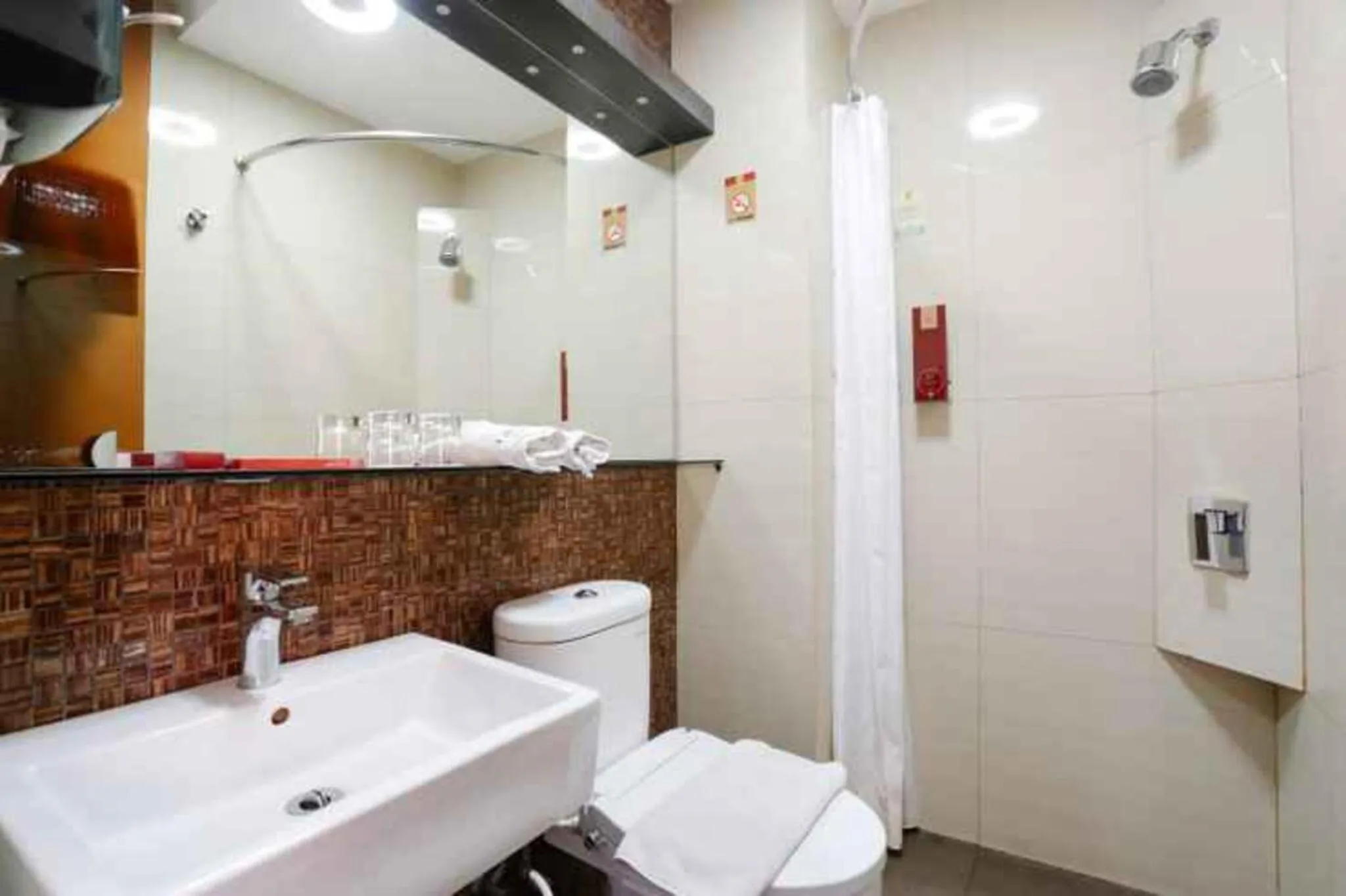 Favor Hotel Makassar City Center By LIFE