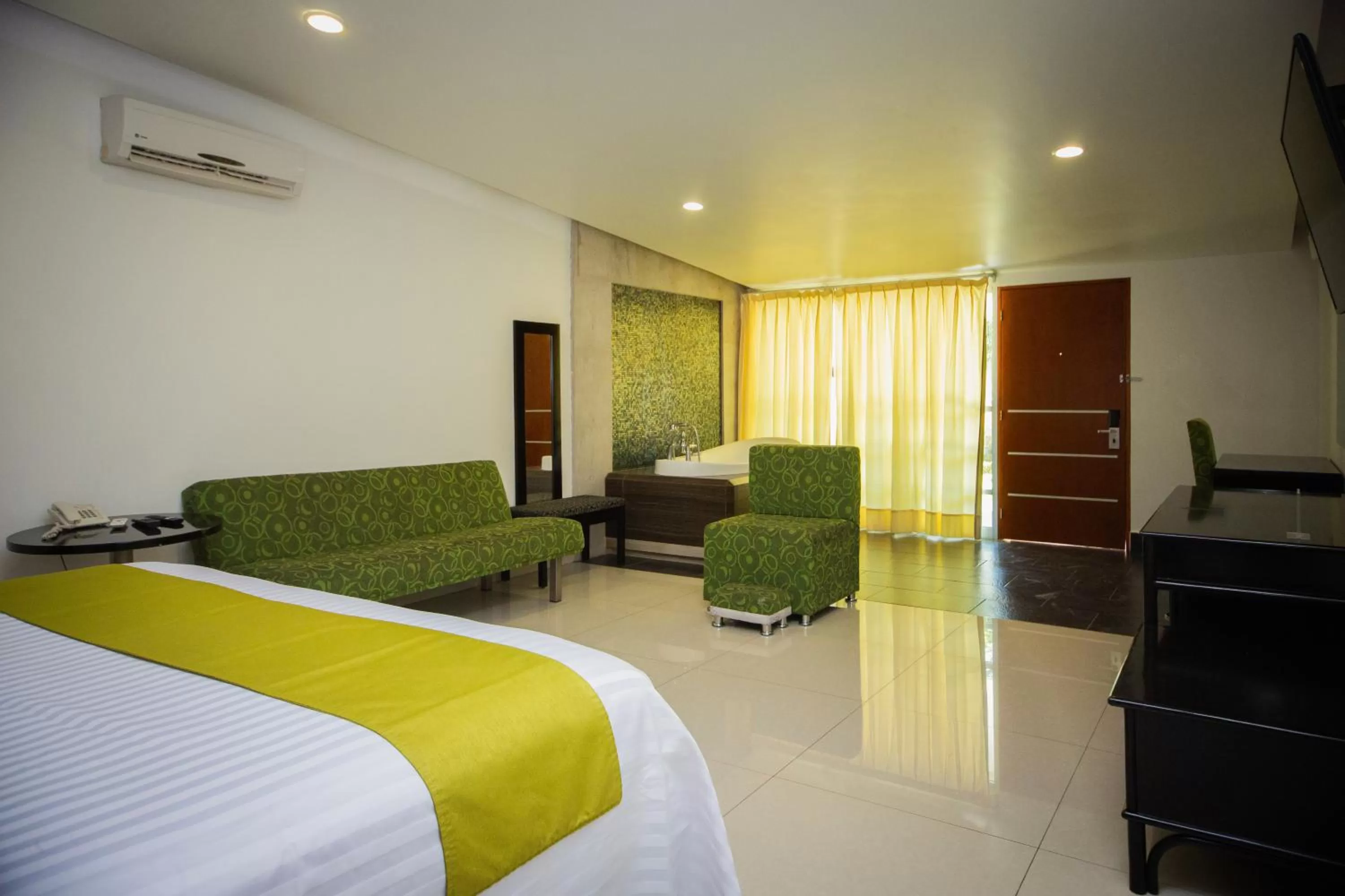 Bedroom, Bed in Hotel María Dolores San Luis Potosí