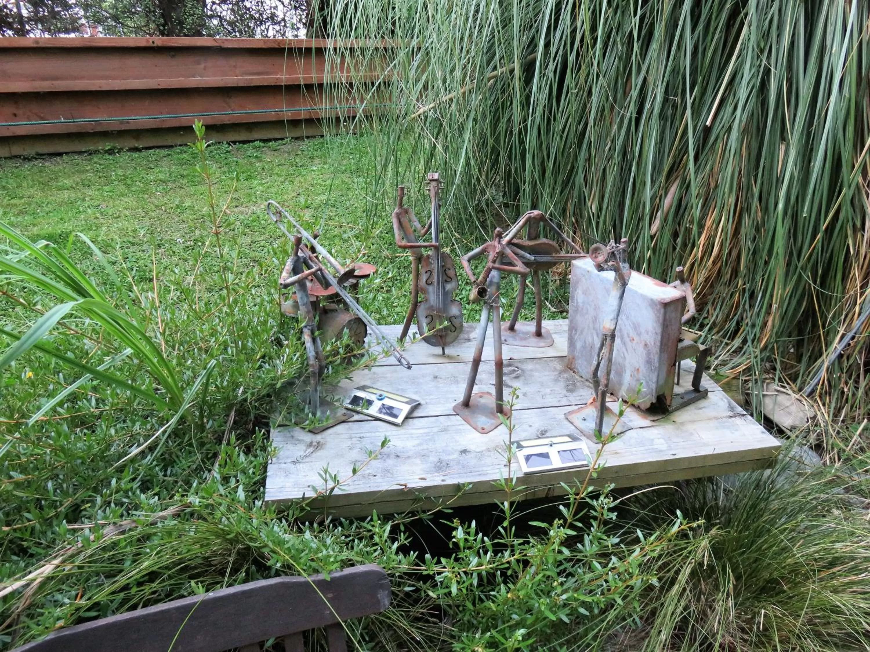 Garden in Admirals Motor Lodge