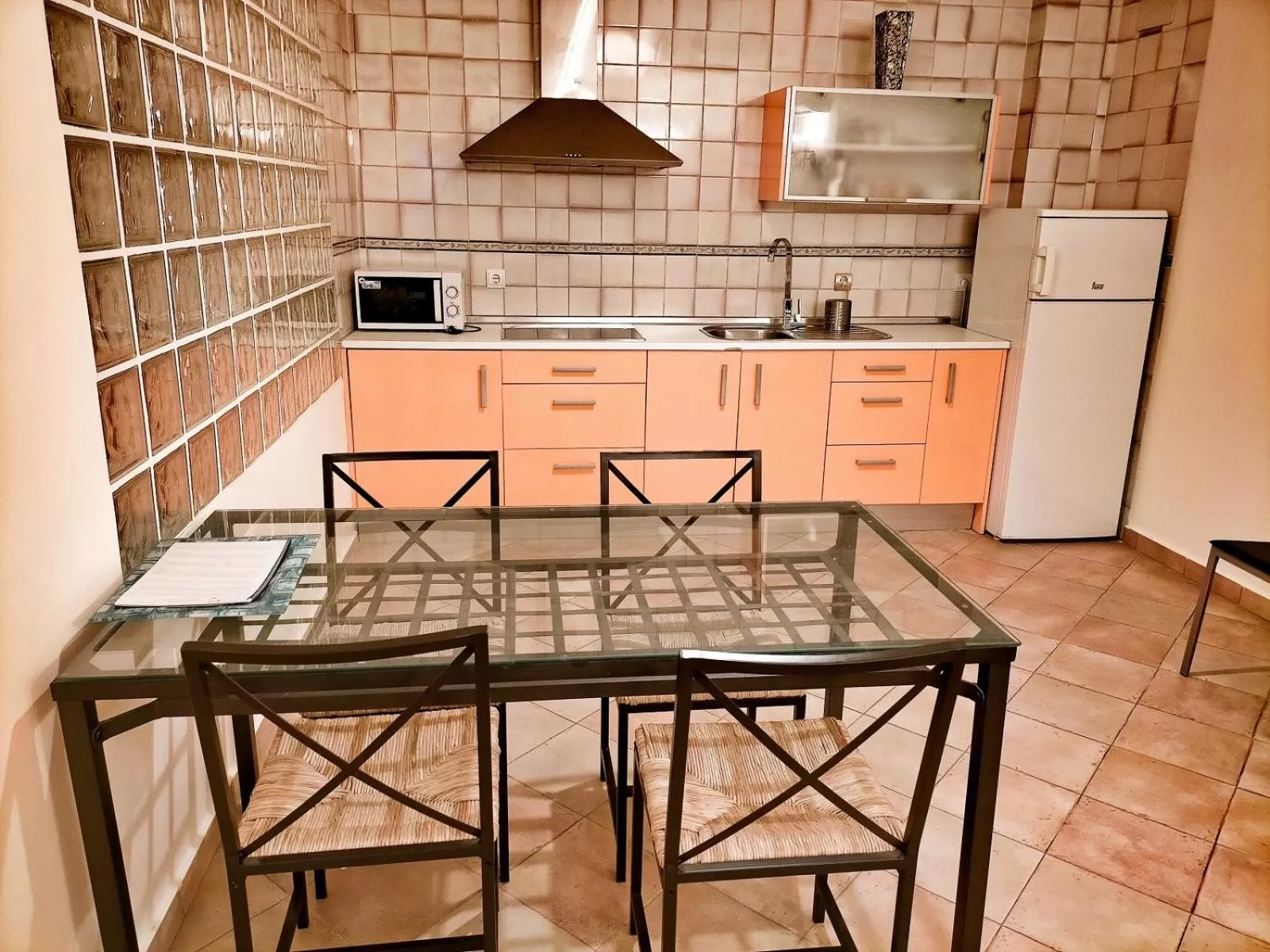 Kitchen or kitchenette in Abadia Suites