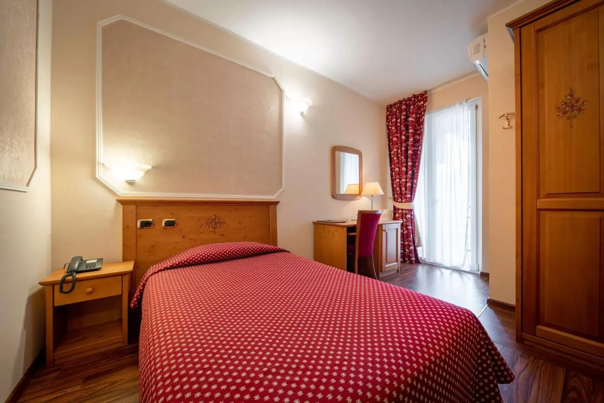 Single Room in Hotel Elena Single Room in Hotel Elena