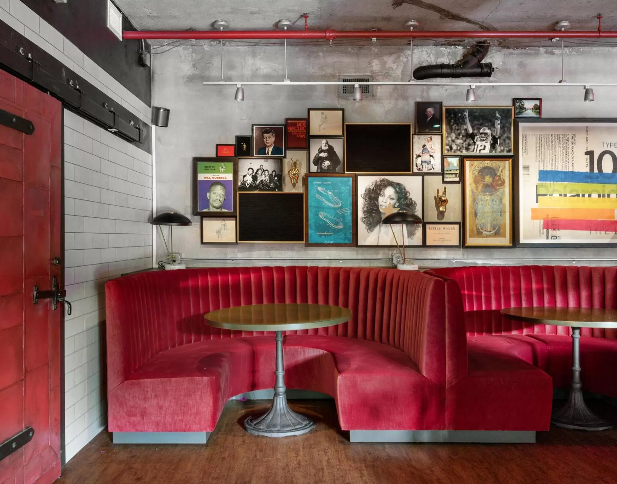 Lounge or bar in The Revolution Hotel