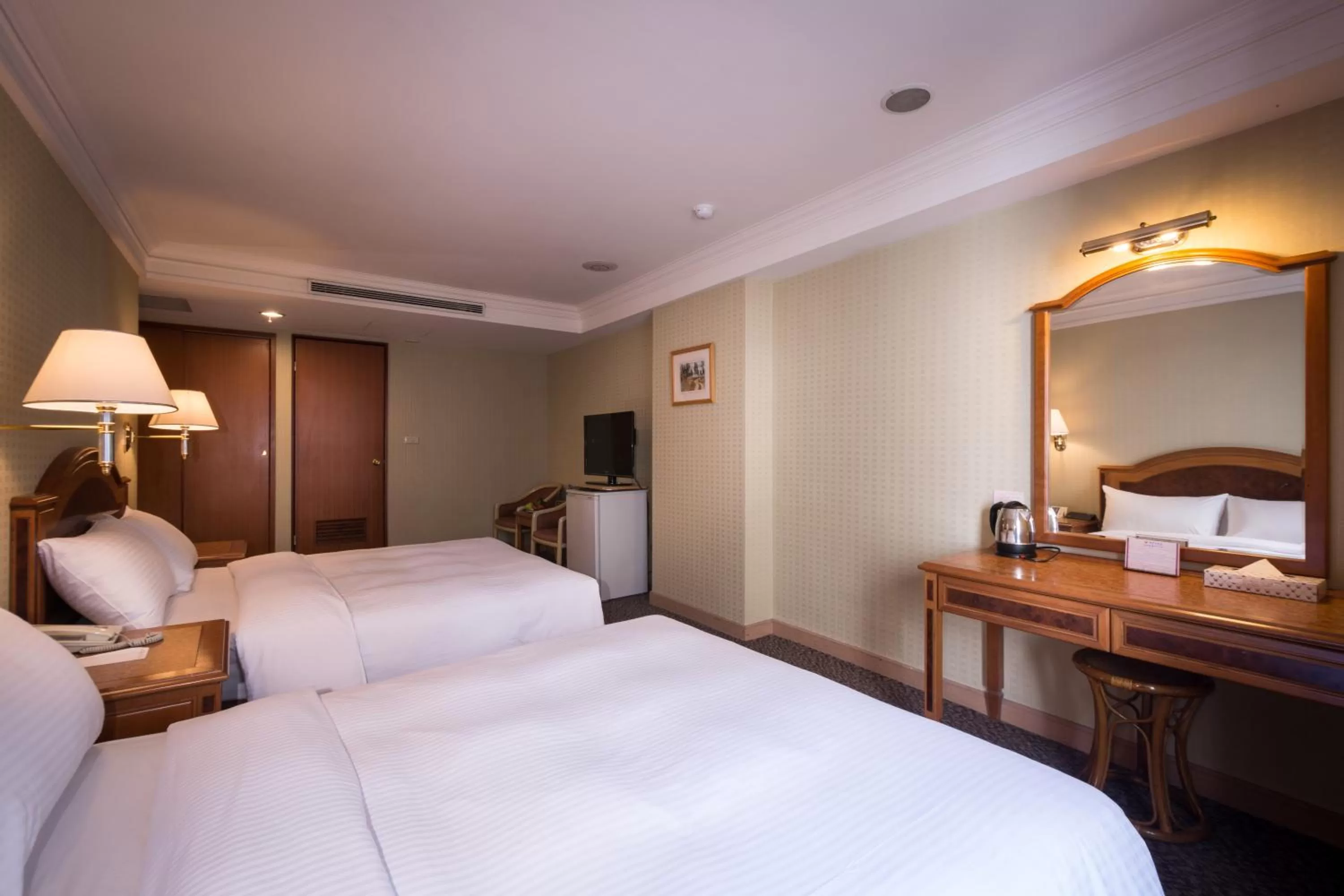 Photo of the whole room, Bed in Green World Flora Annex