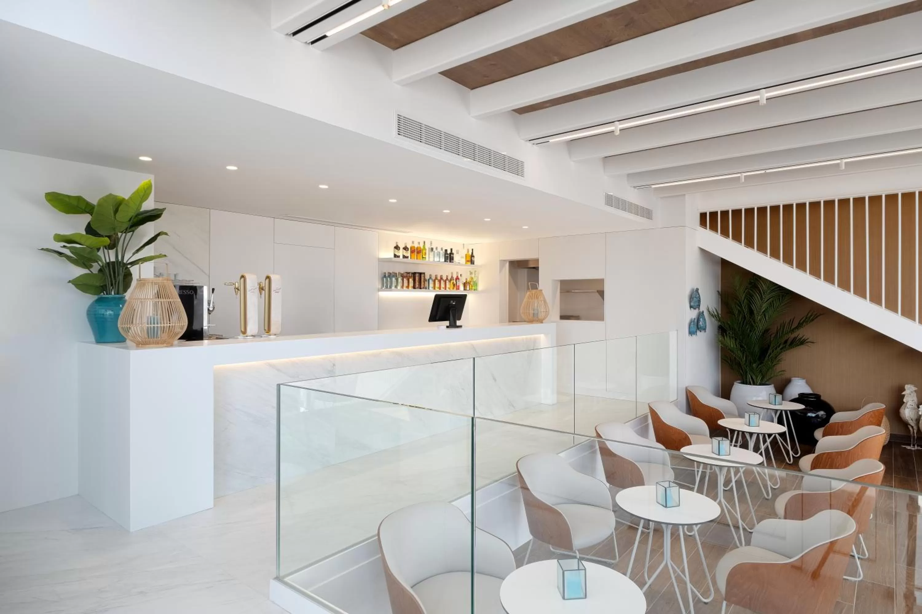 Lounge or bar in Hotel Marina Badalona