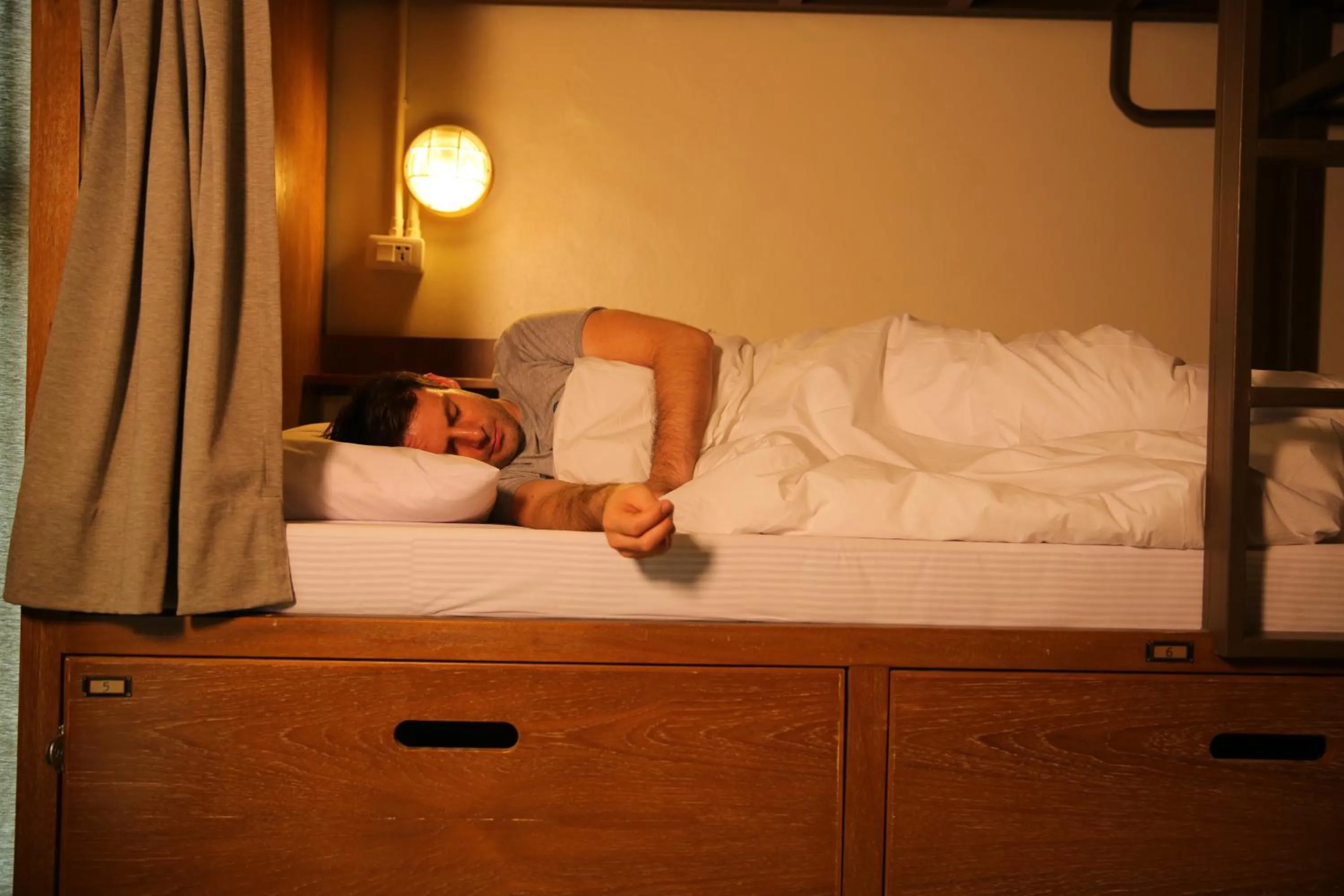 Staff, Bed in Pop-In Aonang