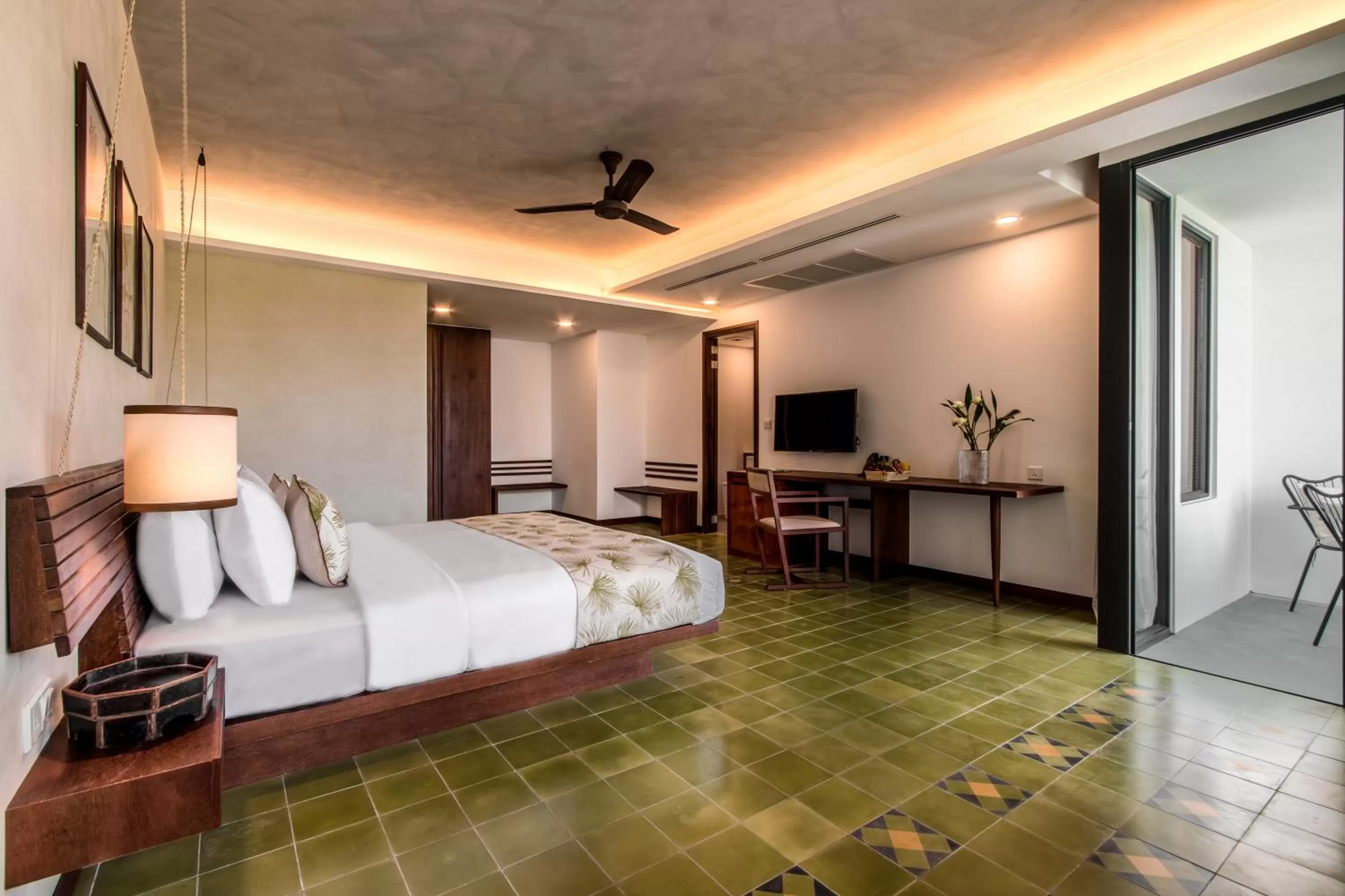 Photo of the whole room, Bed in Penh House Hotel
