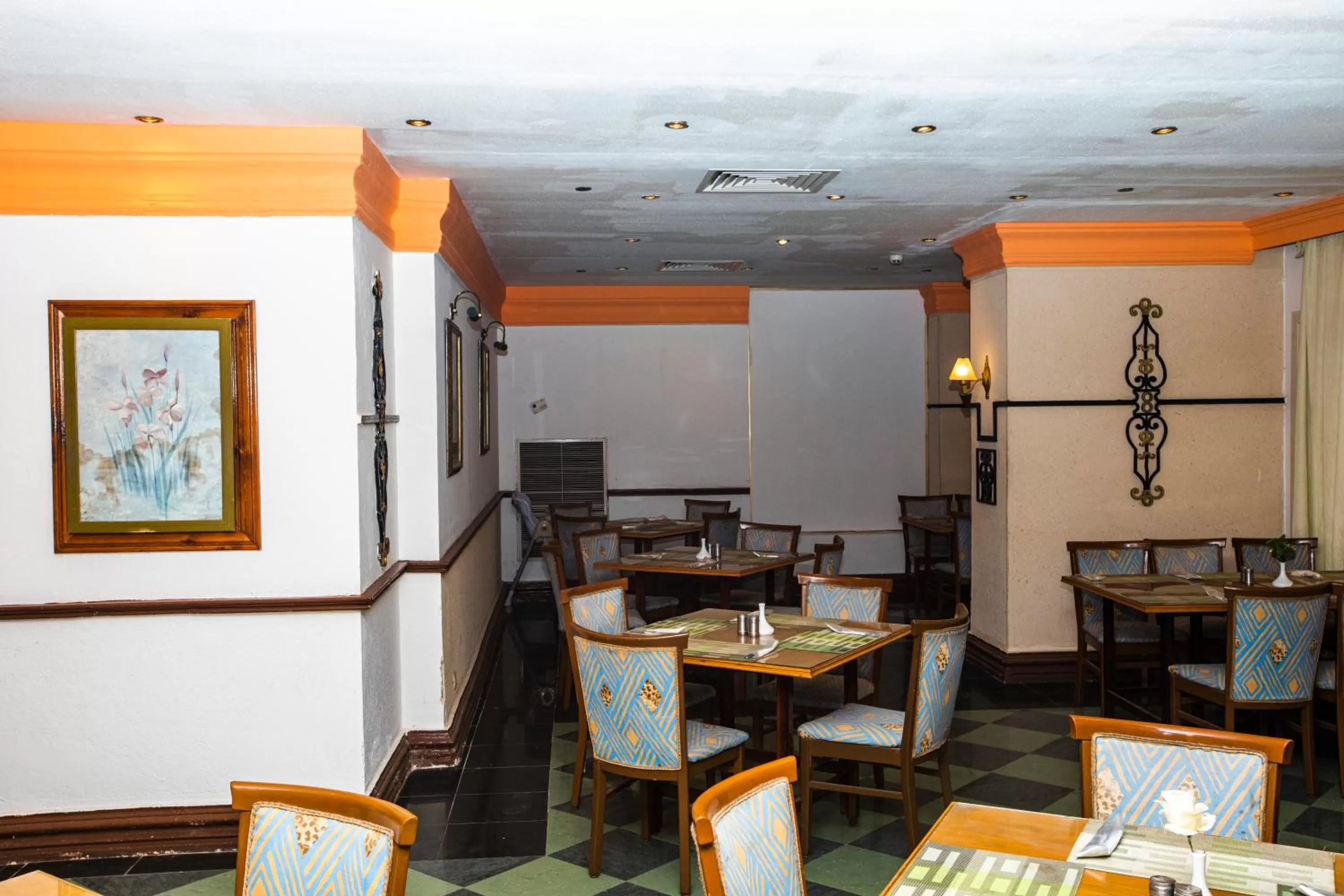 Restaurant/places to eat in AIFU Hotel El Montazah Alexandria