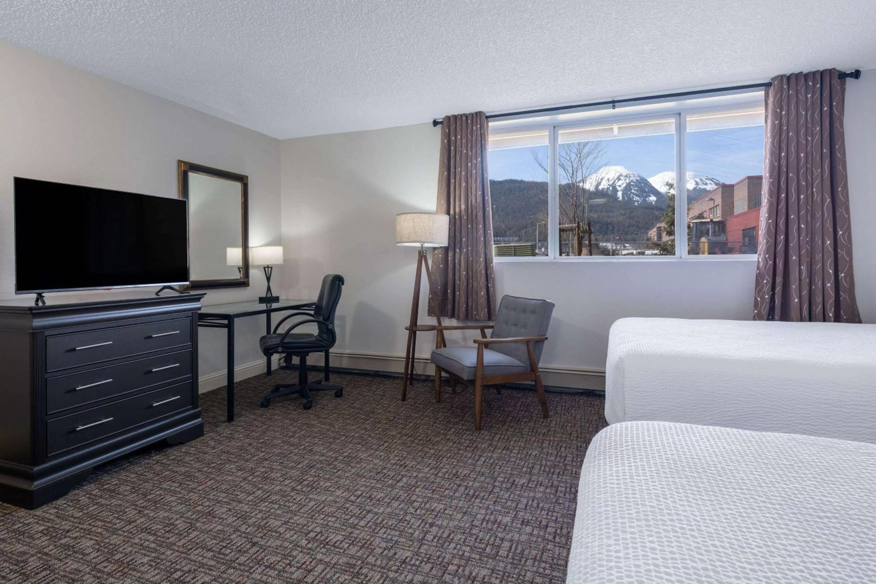 Photo of the whole room, Bed in Ramada by Wyndham Juneau