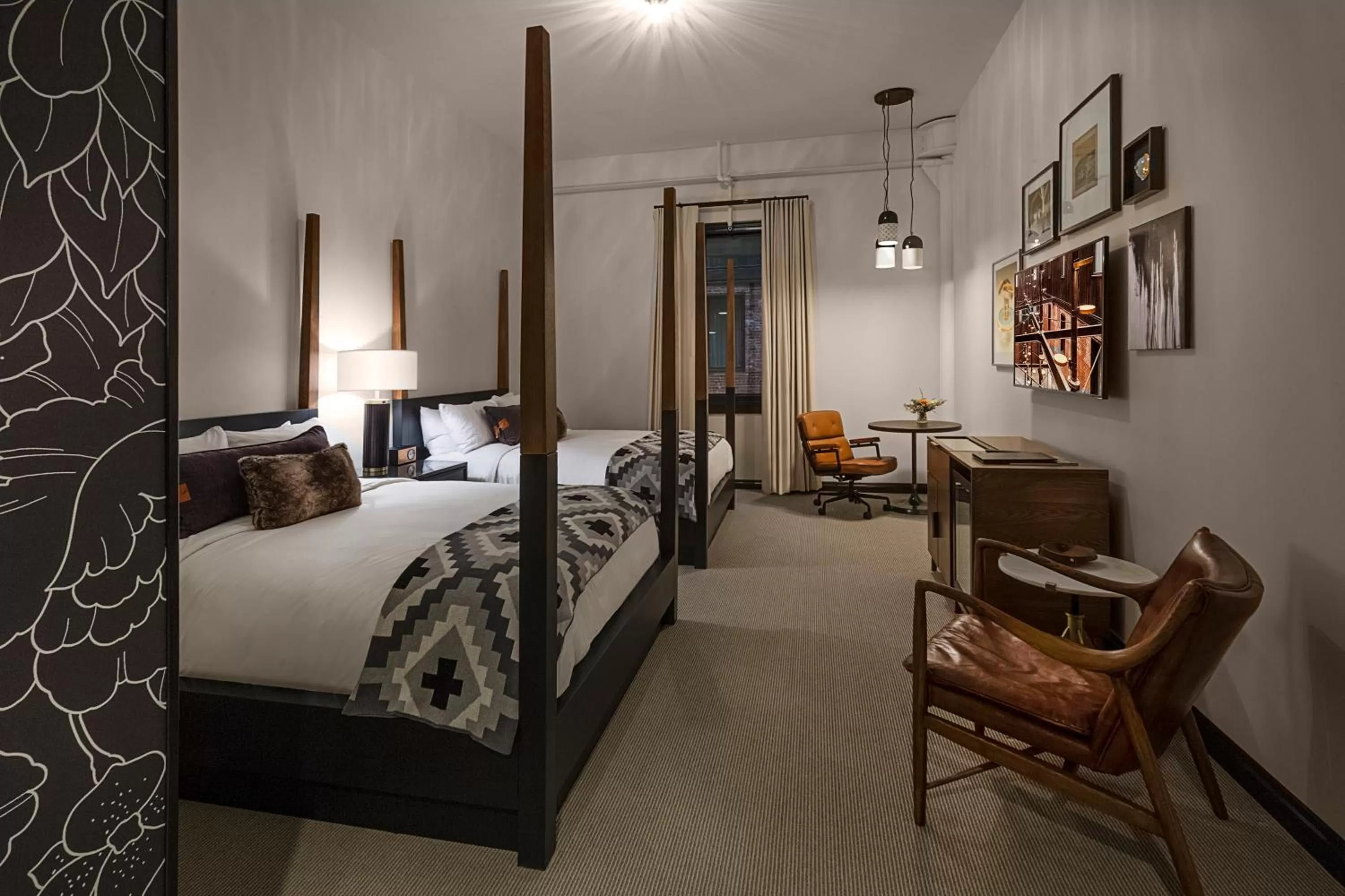 Bed in Crossroads Hotel