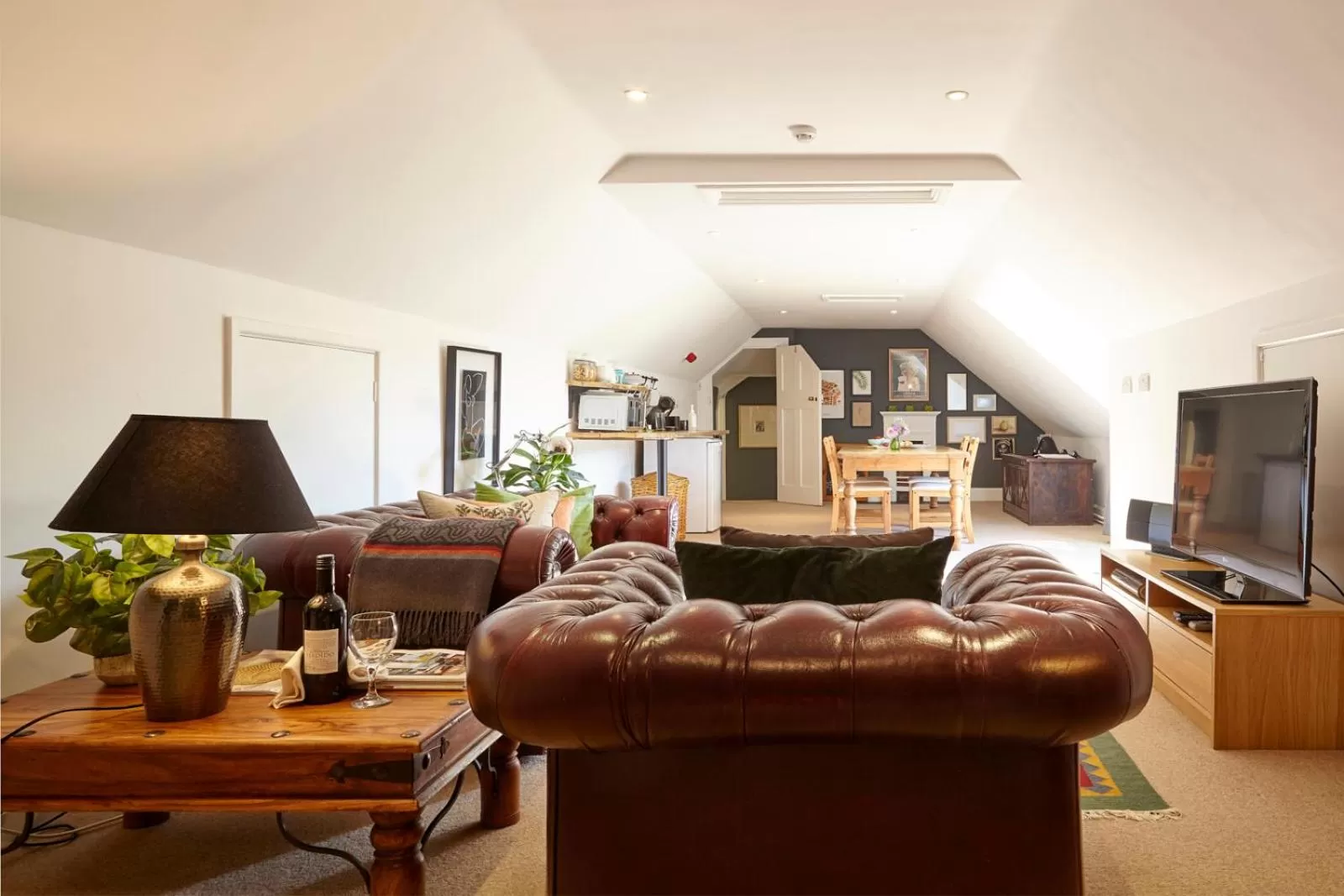 Photo of the whole room in The Den at Backwell Down