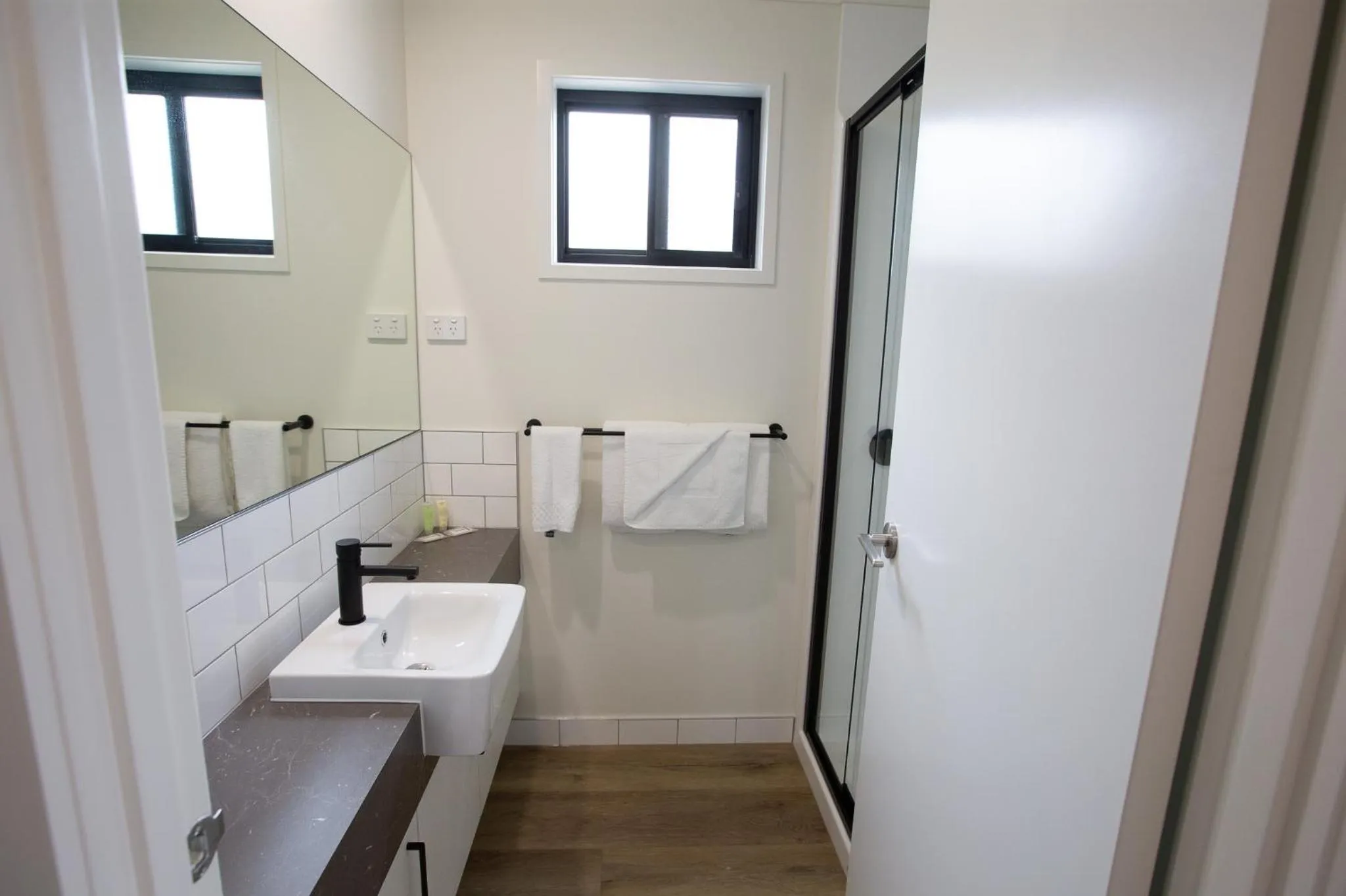 Bathroom in Airport Tourist Village Melbourne