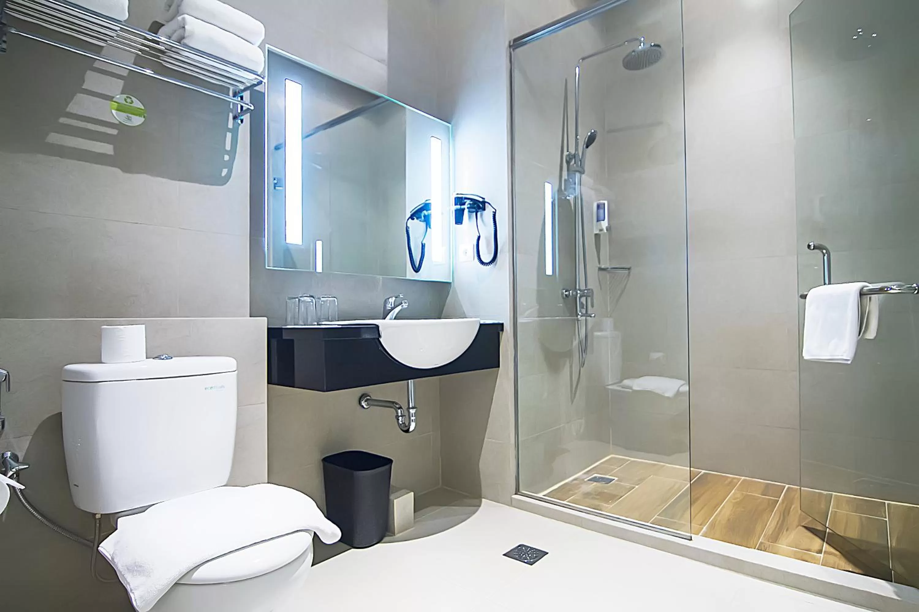 Toilet in Zest Sukajadi Bandung by Swiss-Belhotel International