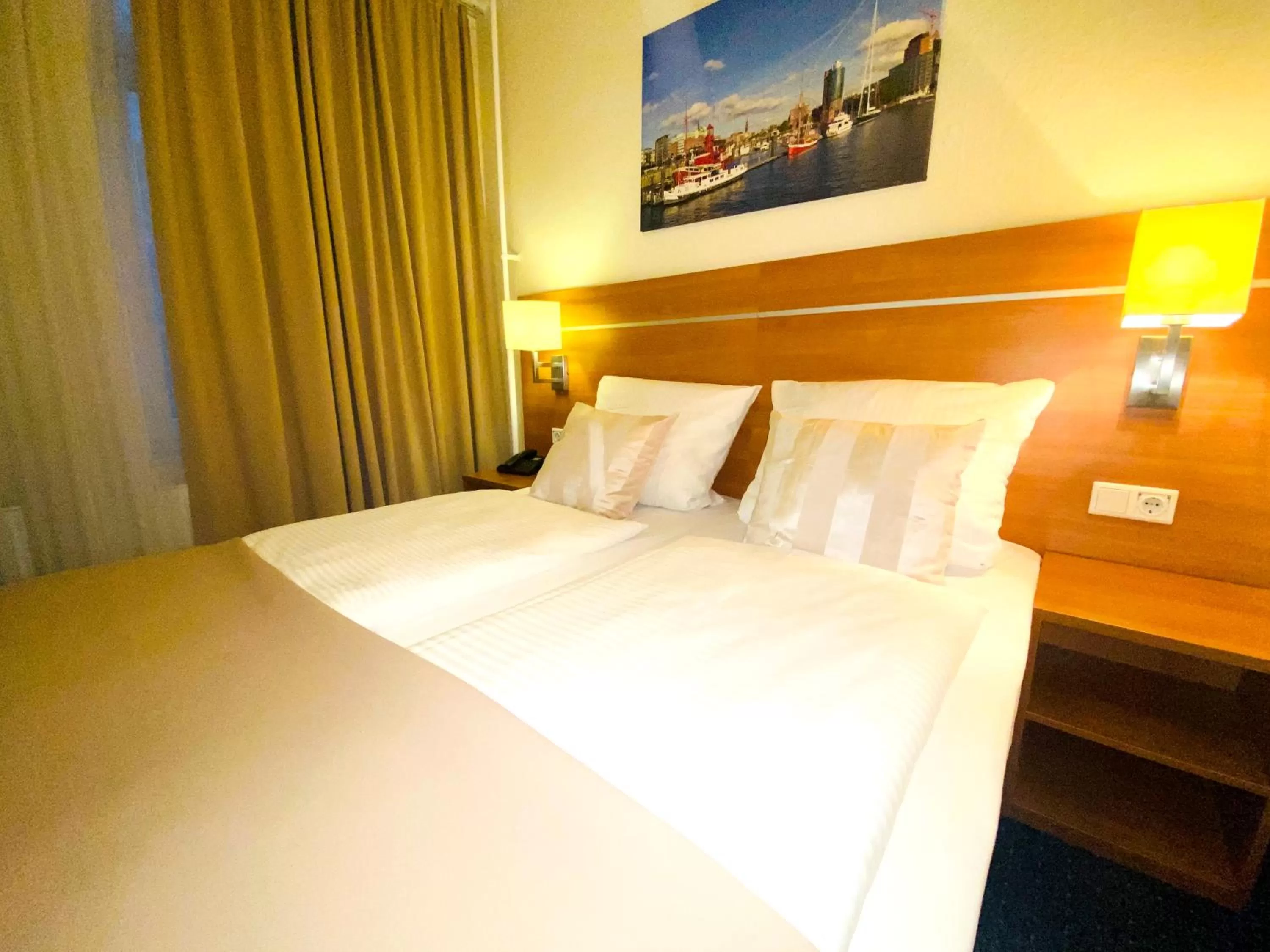 Bed in Hotel Hansehof