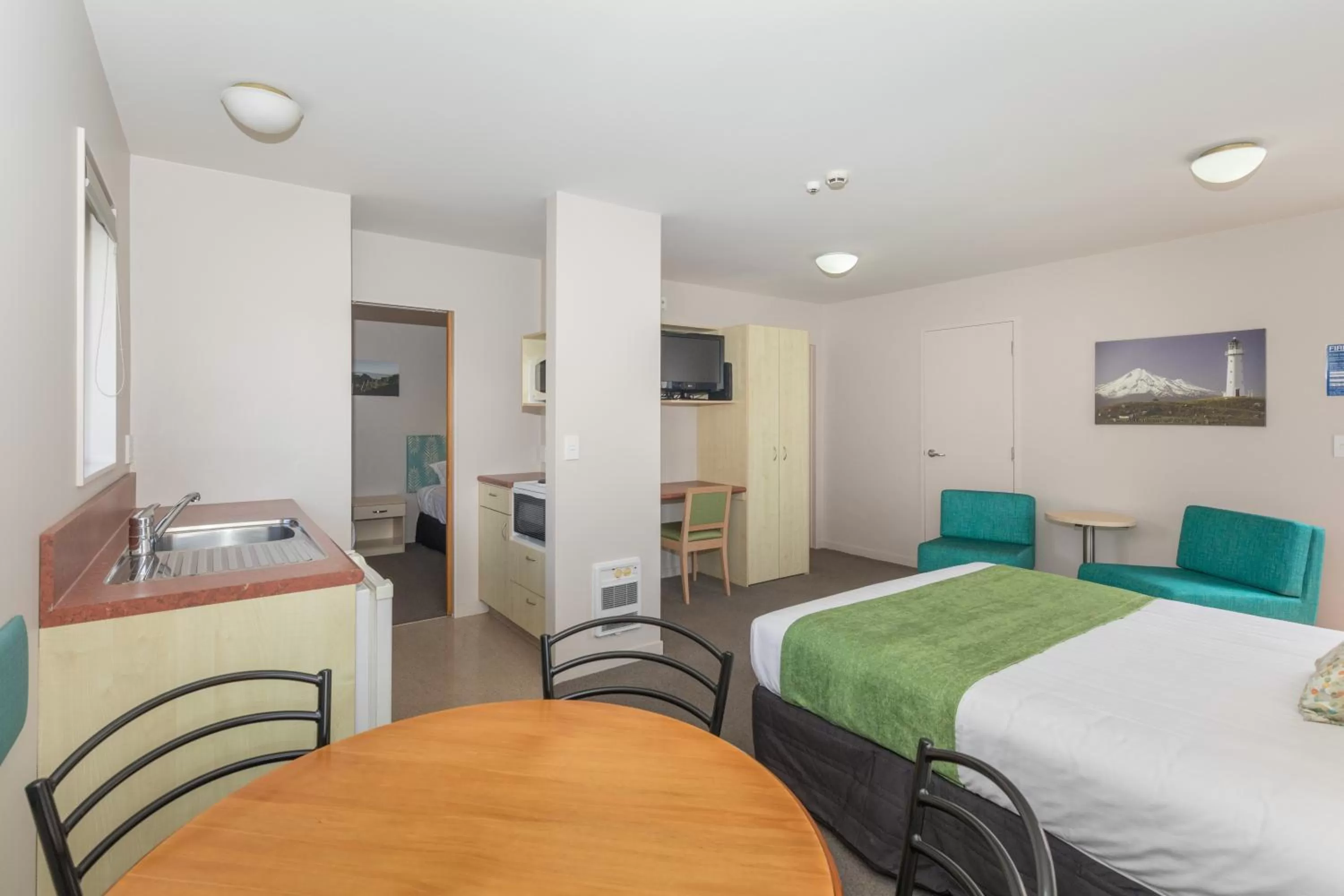 Bed in Bella Vista Motel New Plymouth