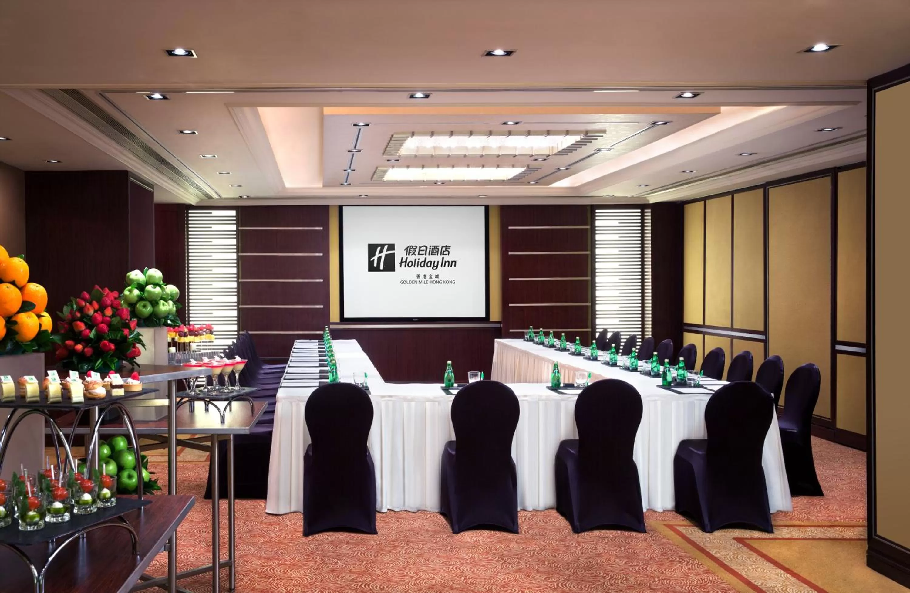 Meeting/conference room in Holiday Inn Golden Mile by IHG