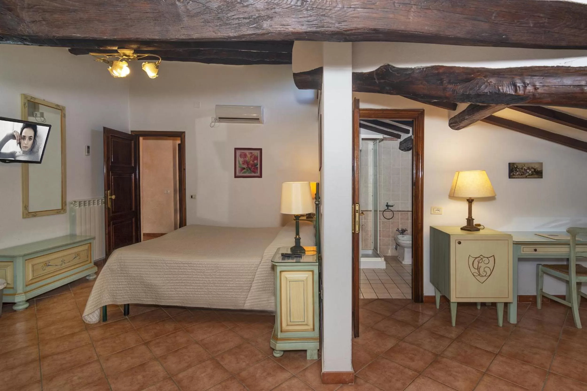 Photo of the whole room, Bed in Hotel Villa Cheli