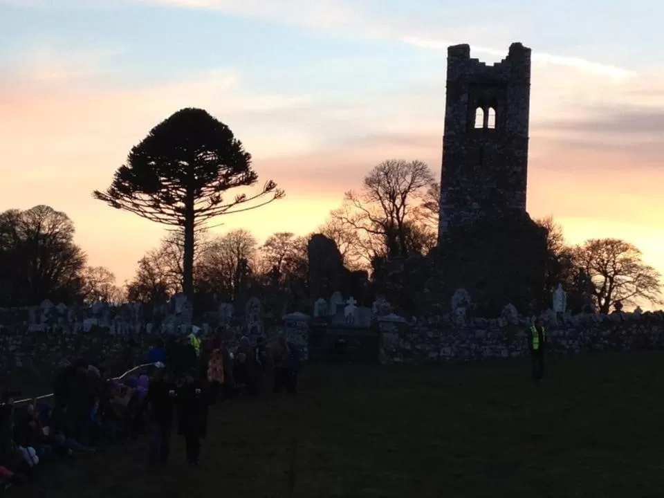 Nearby landmark, Sunrise/Sunset in Forest Hills Lodge