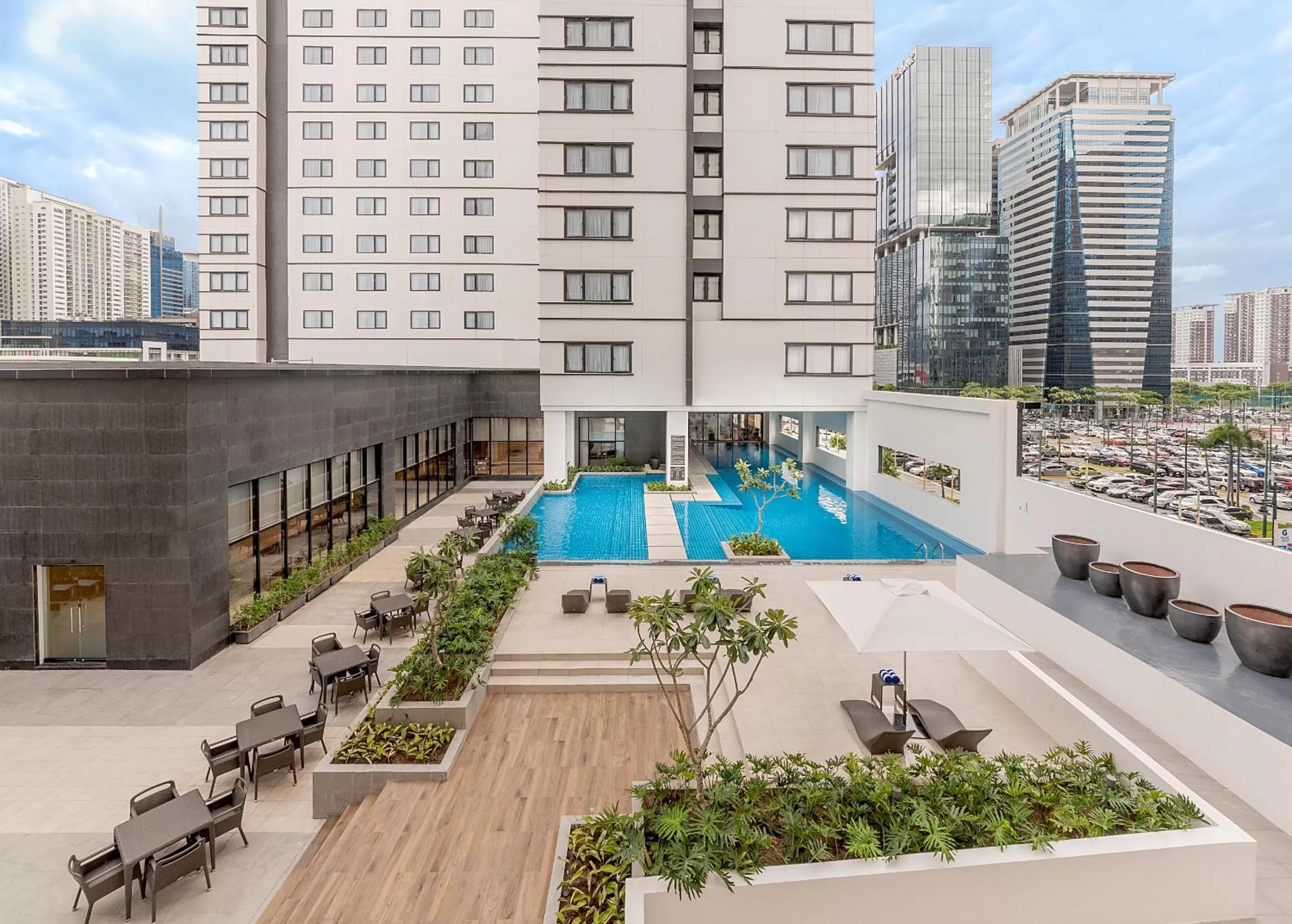 Property building in Seda Bonifacio Global City