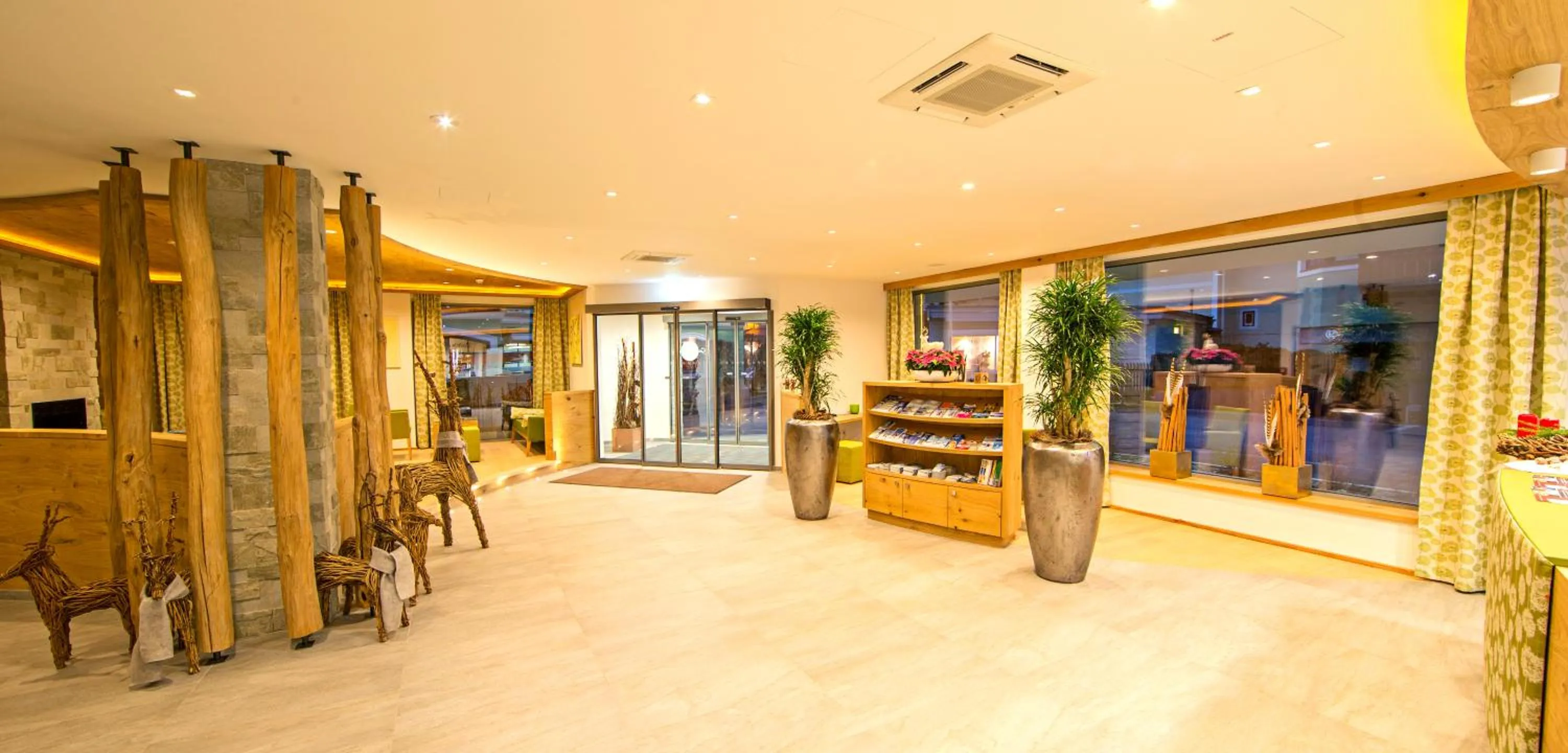 Lobby or reception in Hotel Grüner Baum