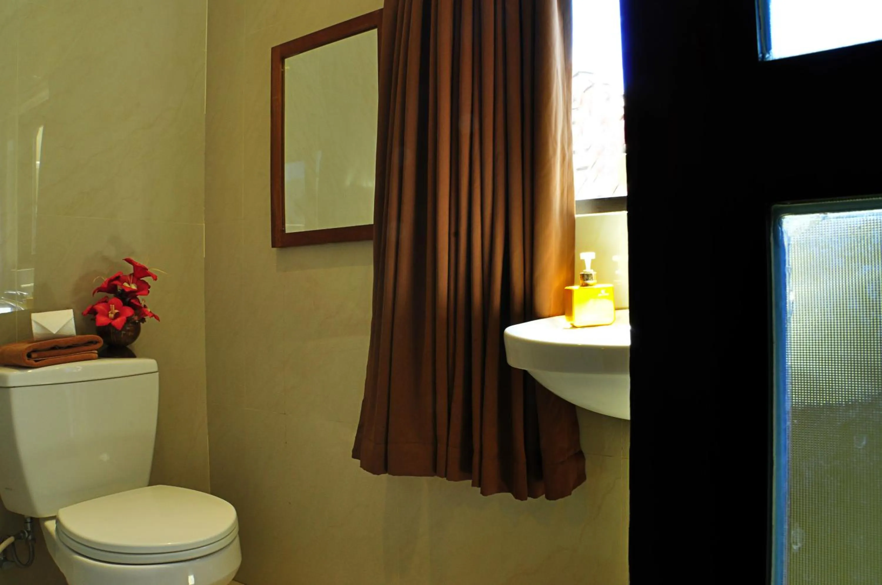 Bathroom in Guest House Matahari