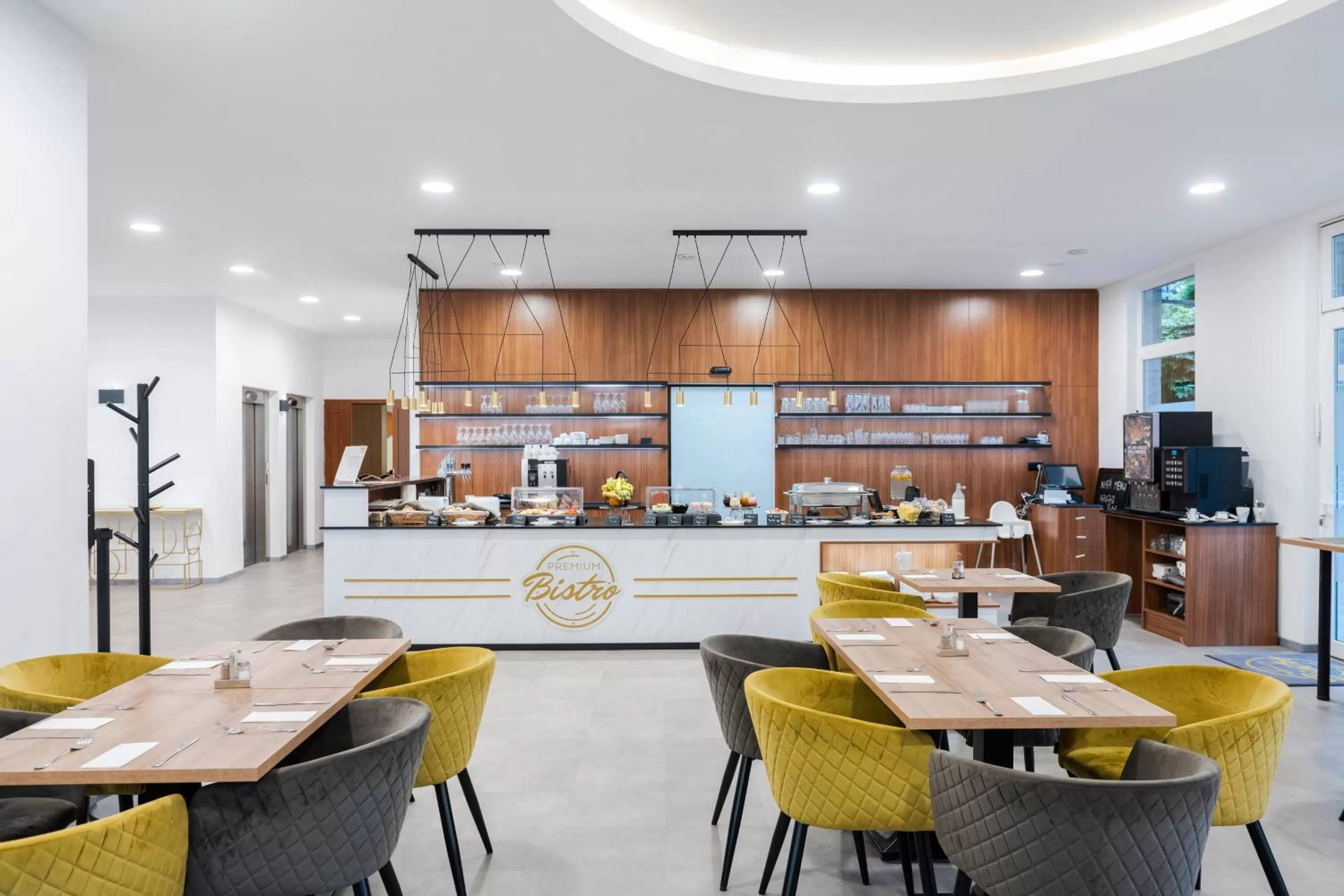 Restaurant/places to eat in Premium Apartments