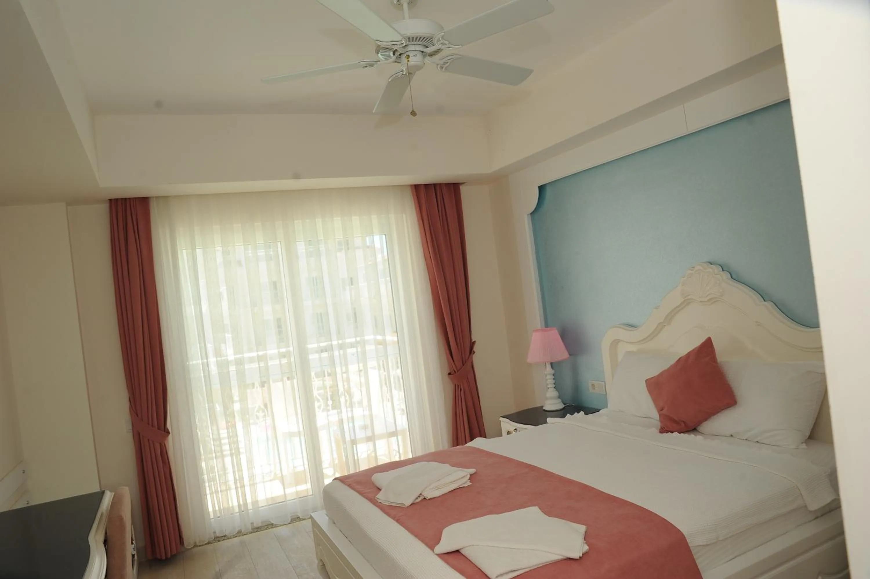 Bed in Montebello Deluxe Hotel