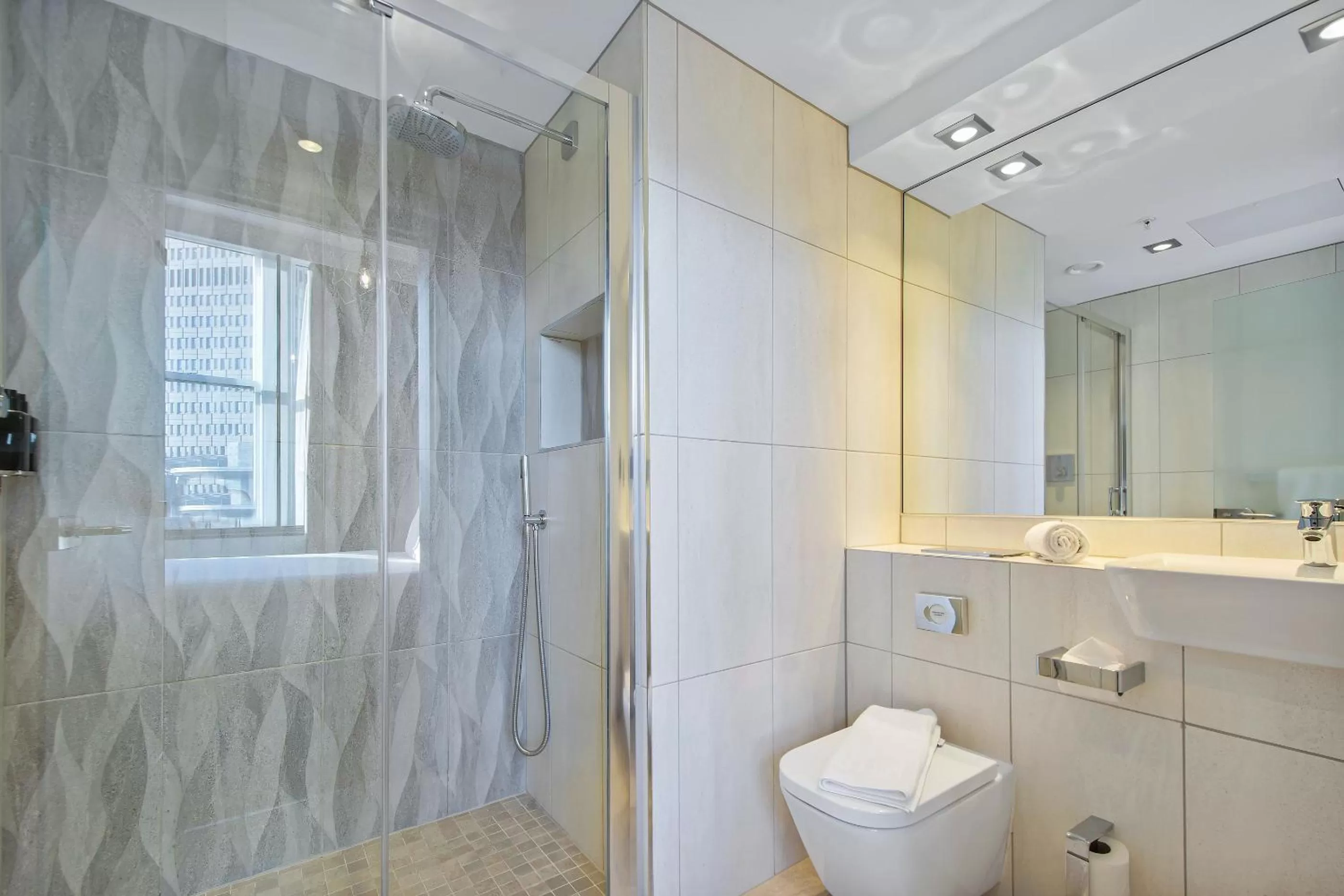 Bathroom in Roomzzz Manchester Victoria