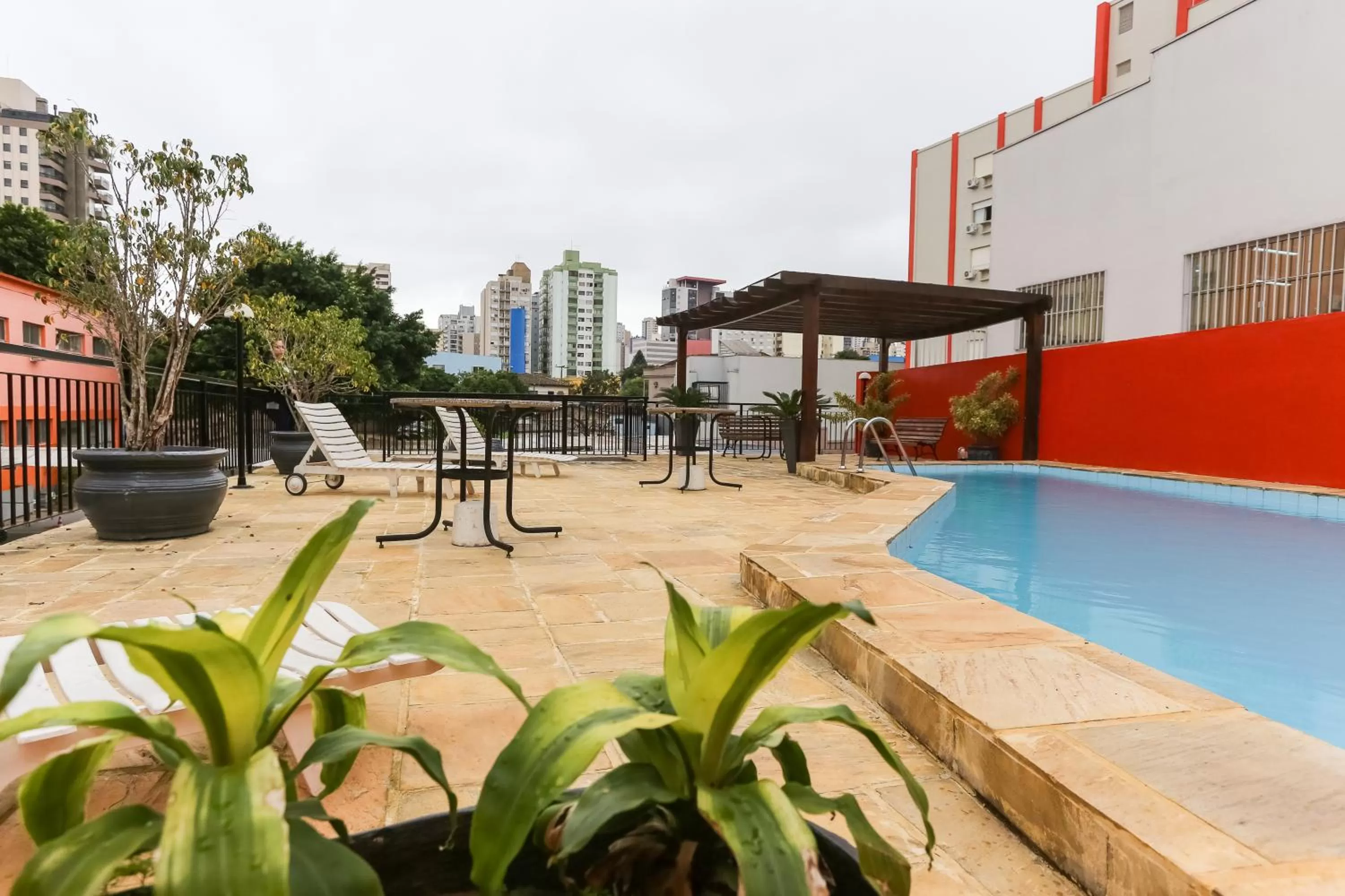 Swimming pool in Hotel Suárez Executive Novo Hamburgo
