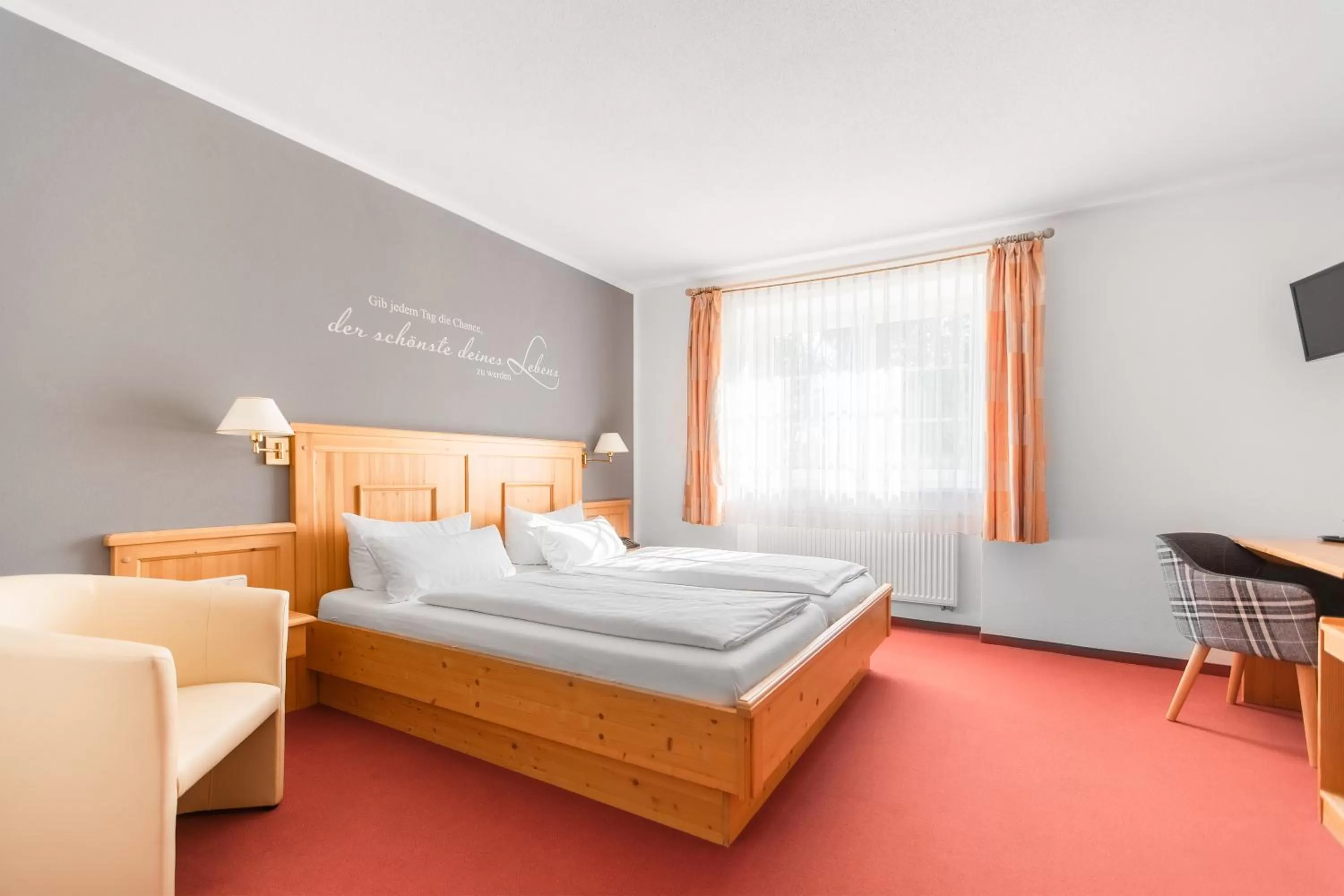 Photo of the whole room, Bed in Hotel Frauensteiner Hof