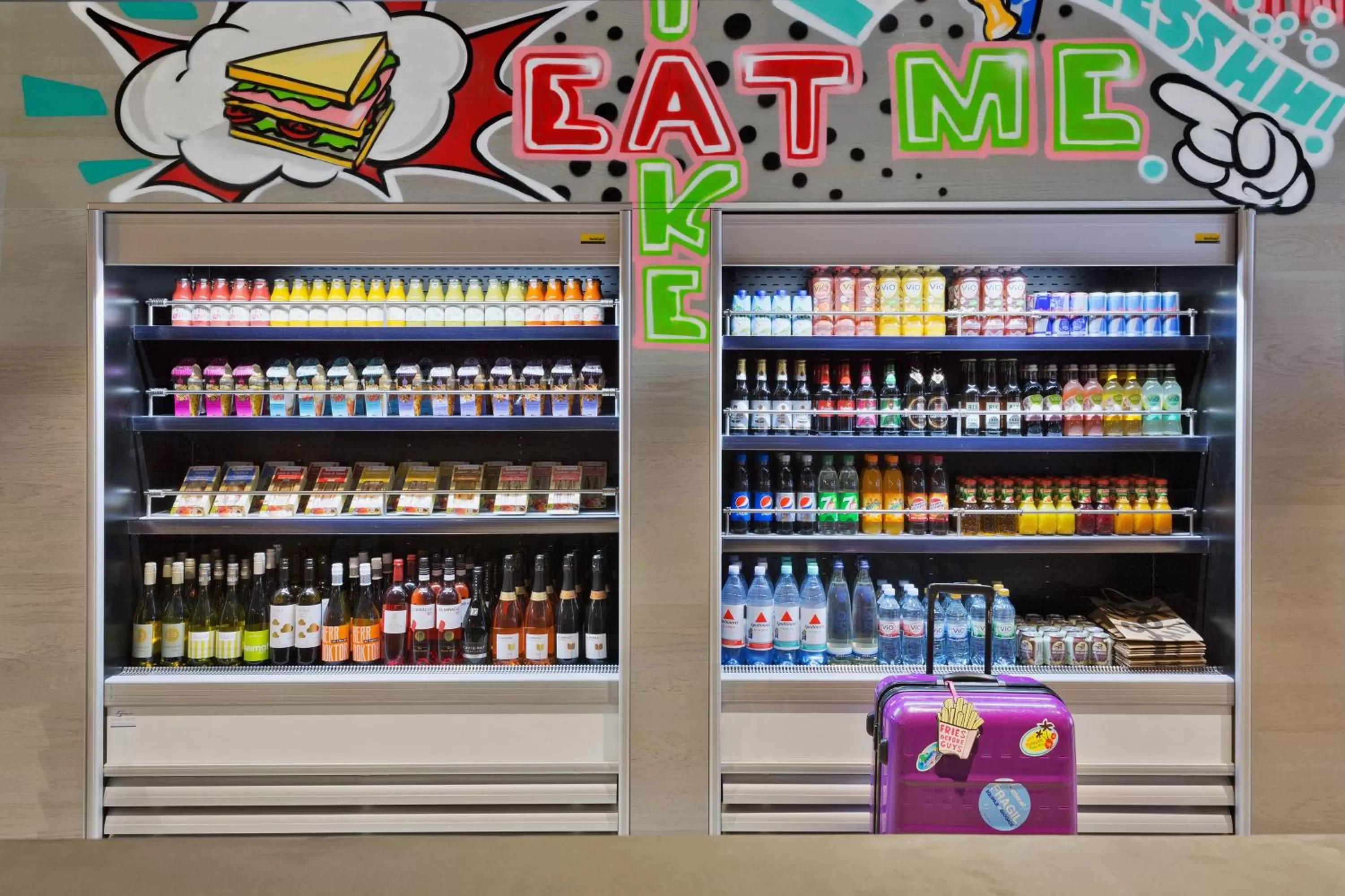 Lounge or bar in MOXY Berlin Humboldthain Park