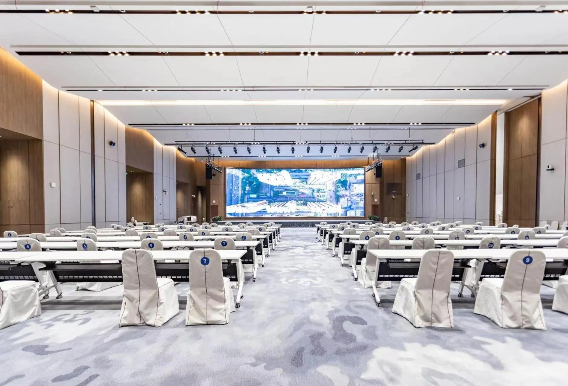 Meeting/conference room in EVEN Hotels Shenzhen Guangming Cloud Park by IHG