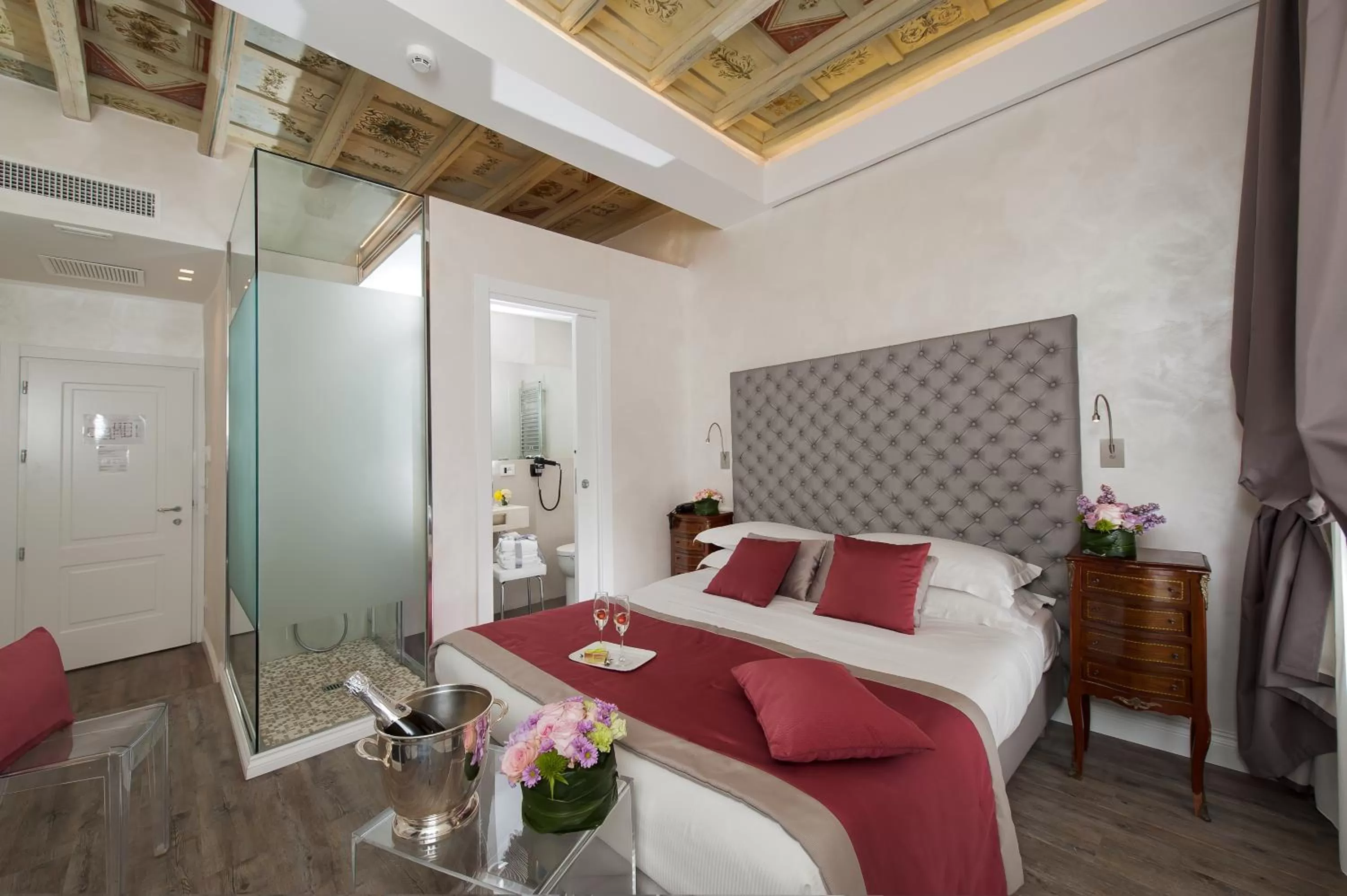 Photo of the whole room, Bed in Hotel Navona