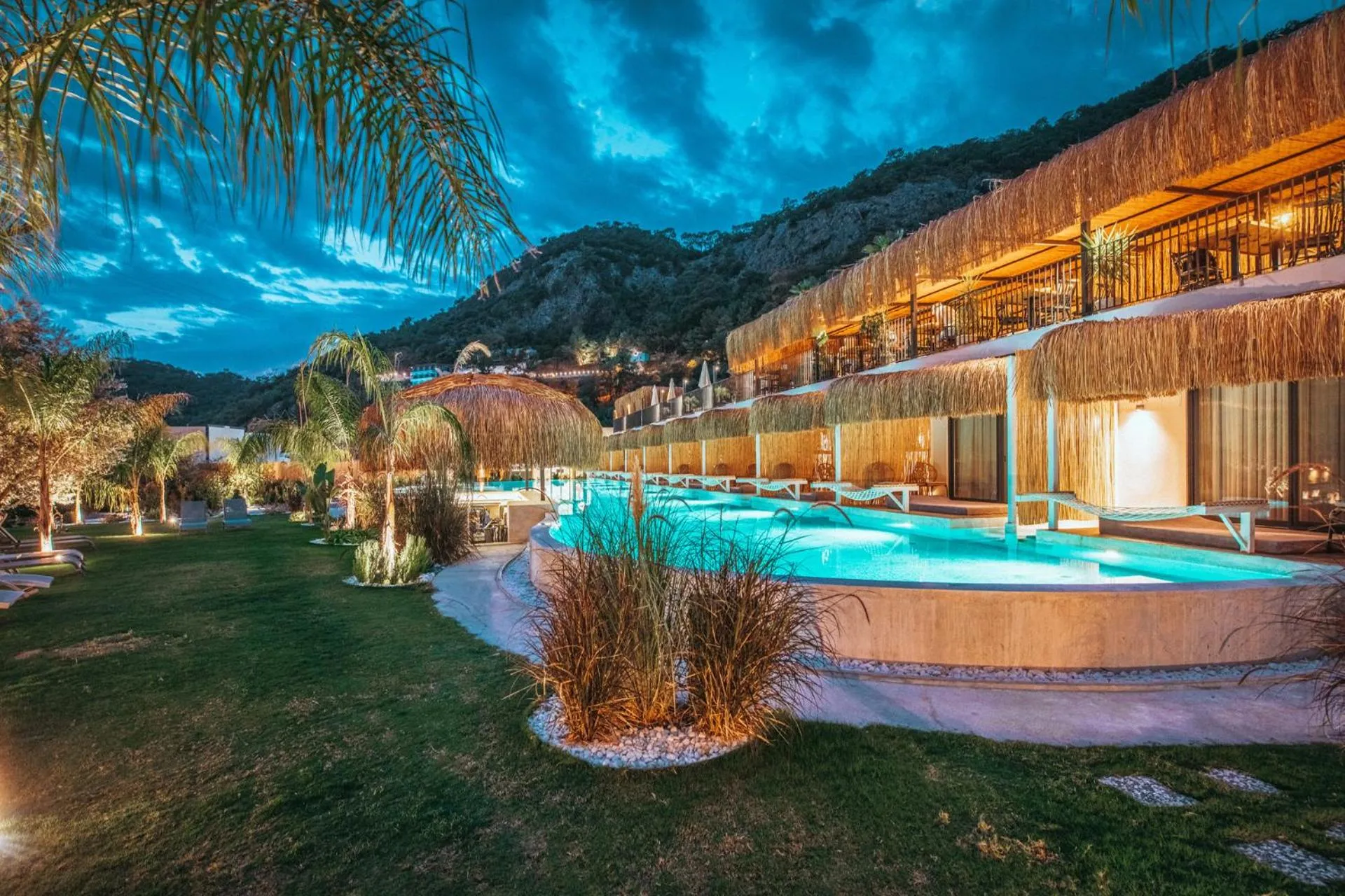 Restaurant/places to eat in Morina Deluxe Hotel