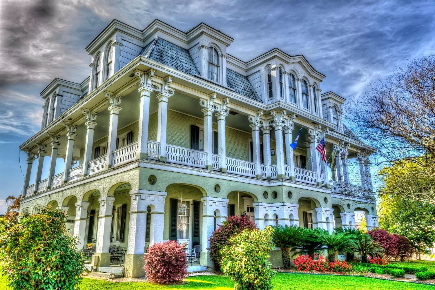 Property Building in Dansereau House