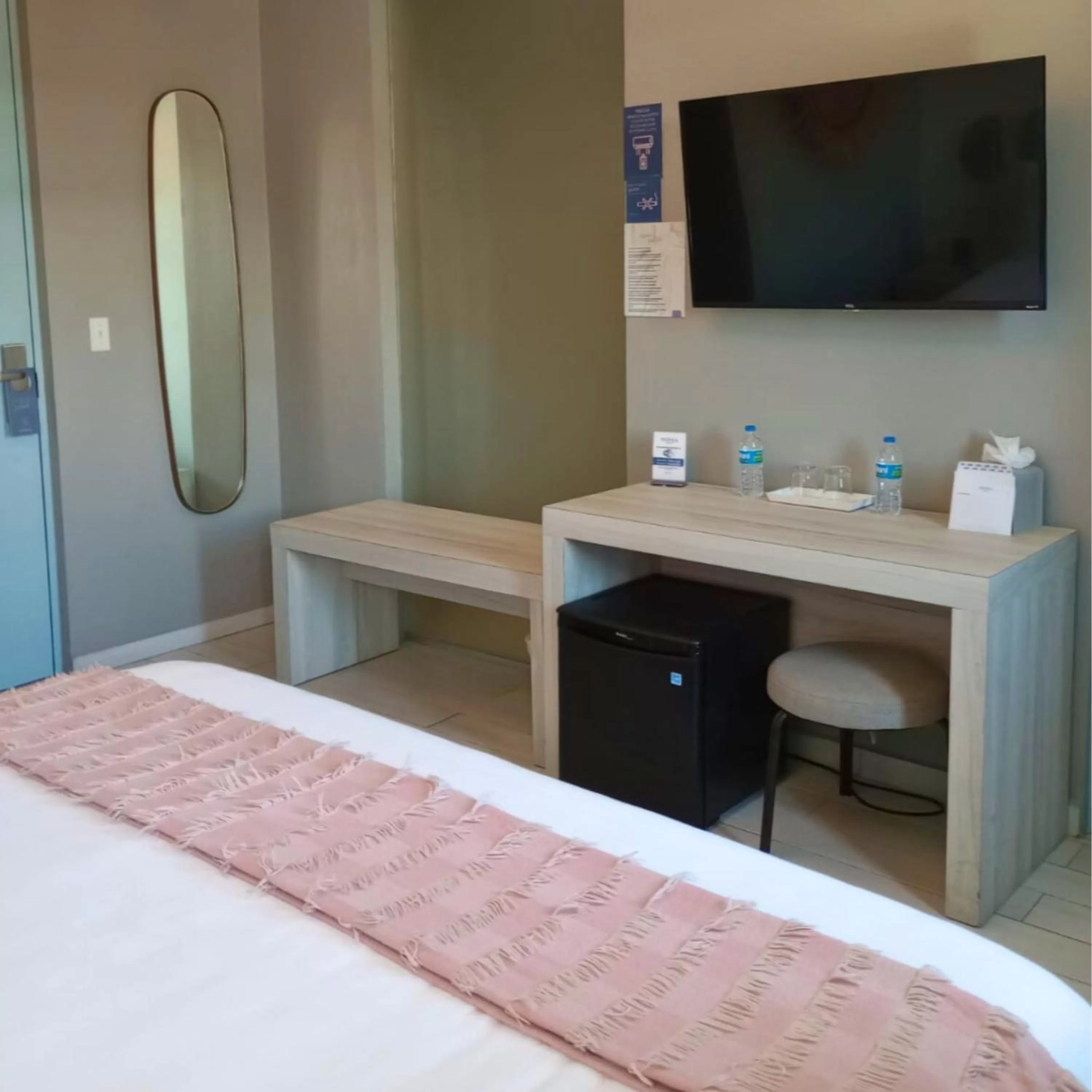 Bed in Trópica Beach Hotel