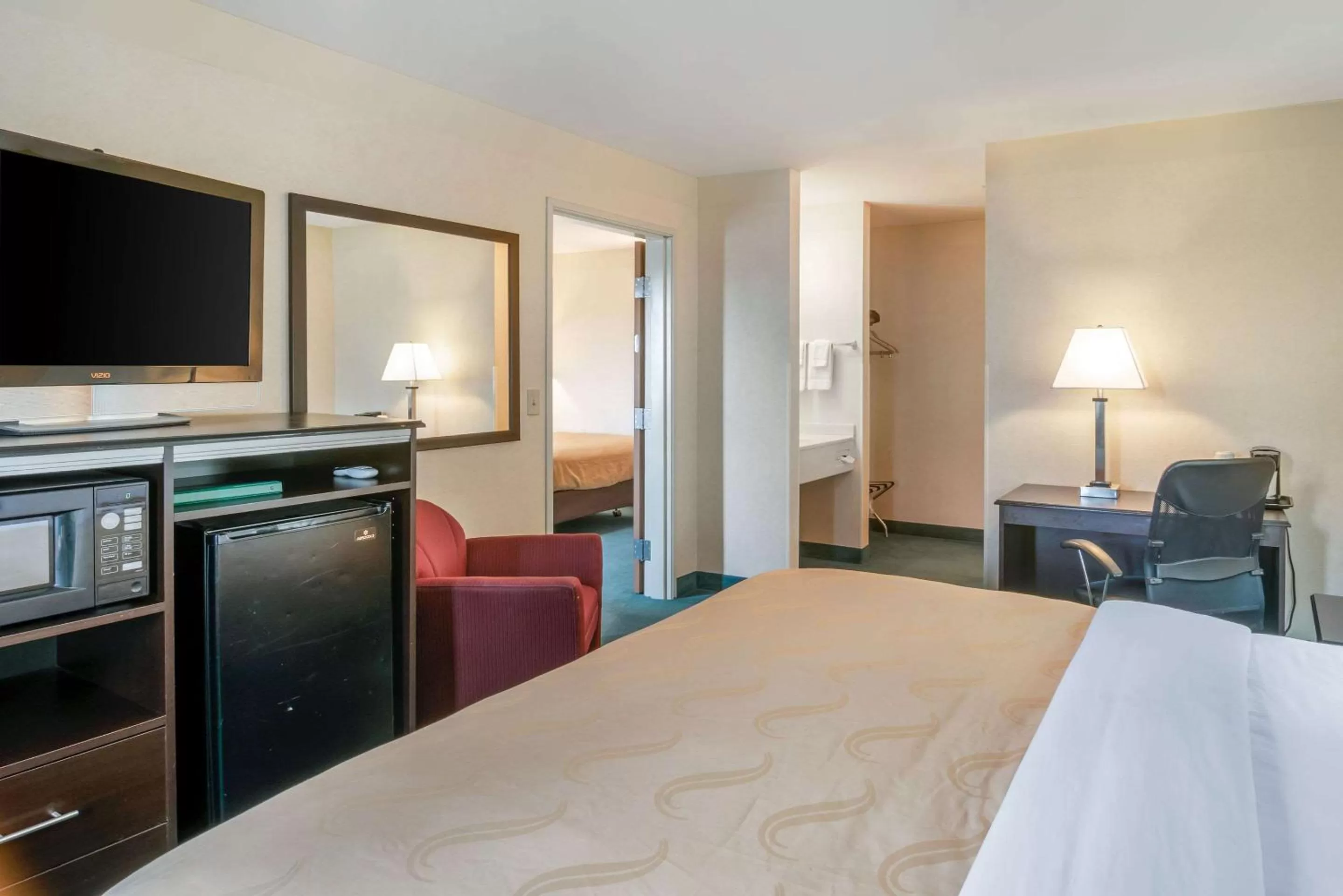 Photo of the whole room, Bed in Quality Inn Bend North