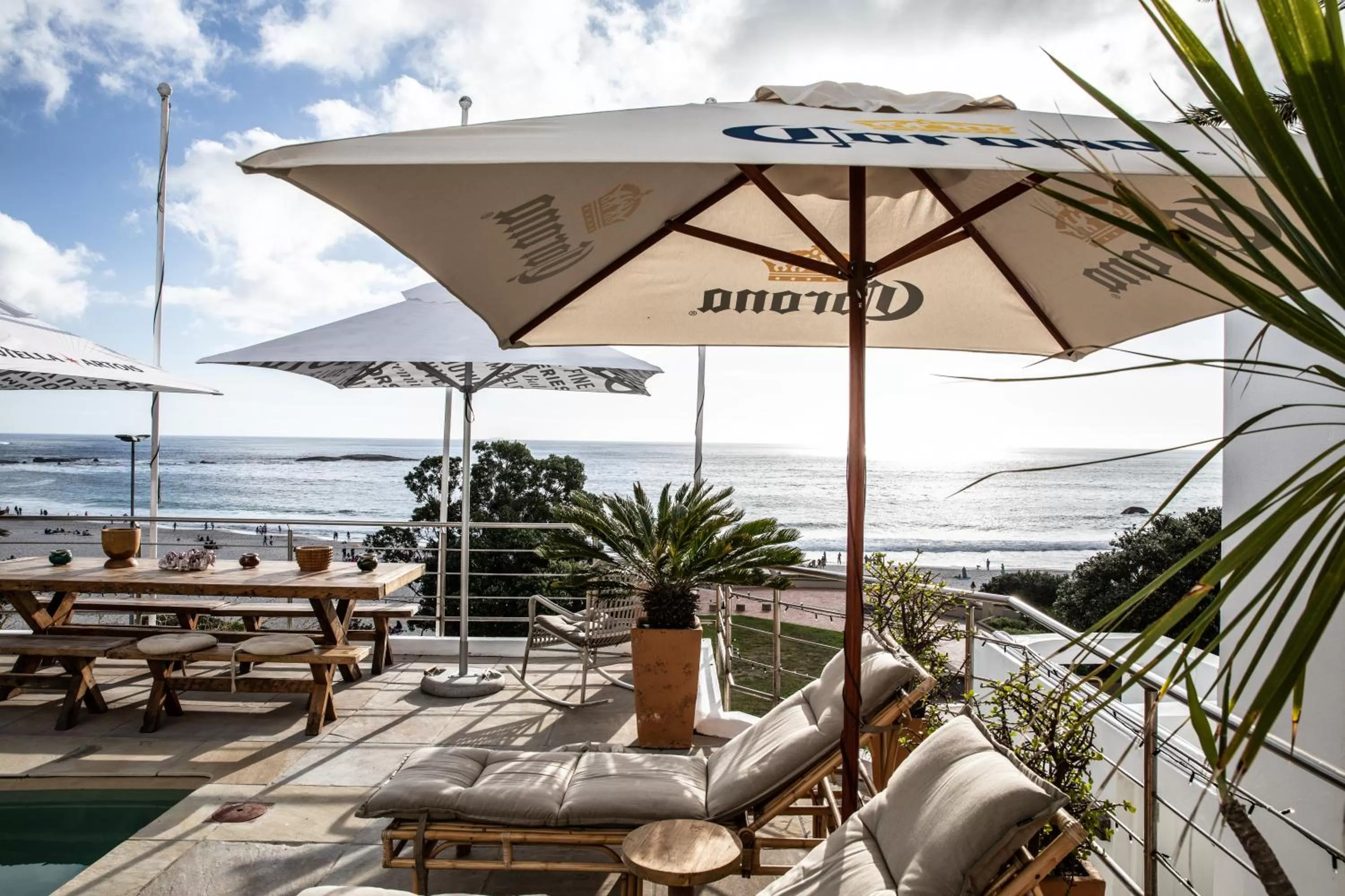 Day in Sea Castle Hotel Camps Bay