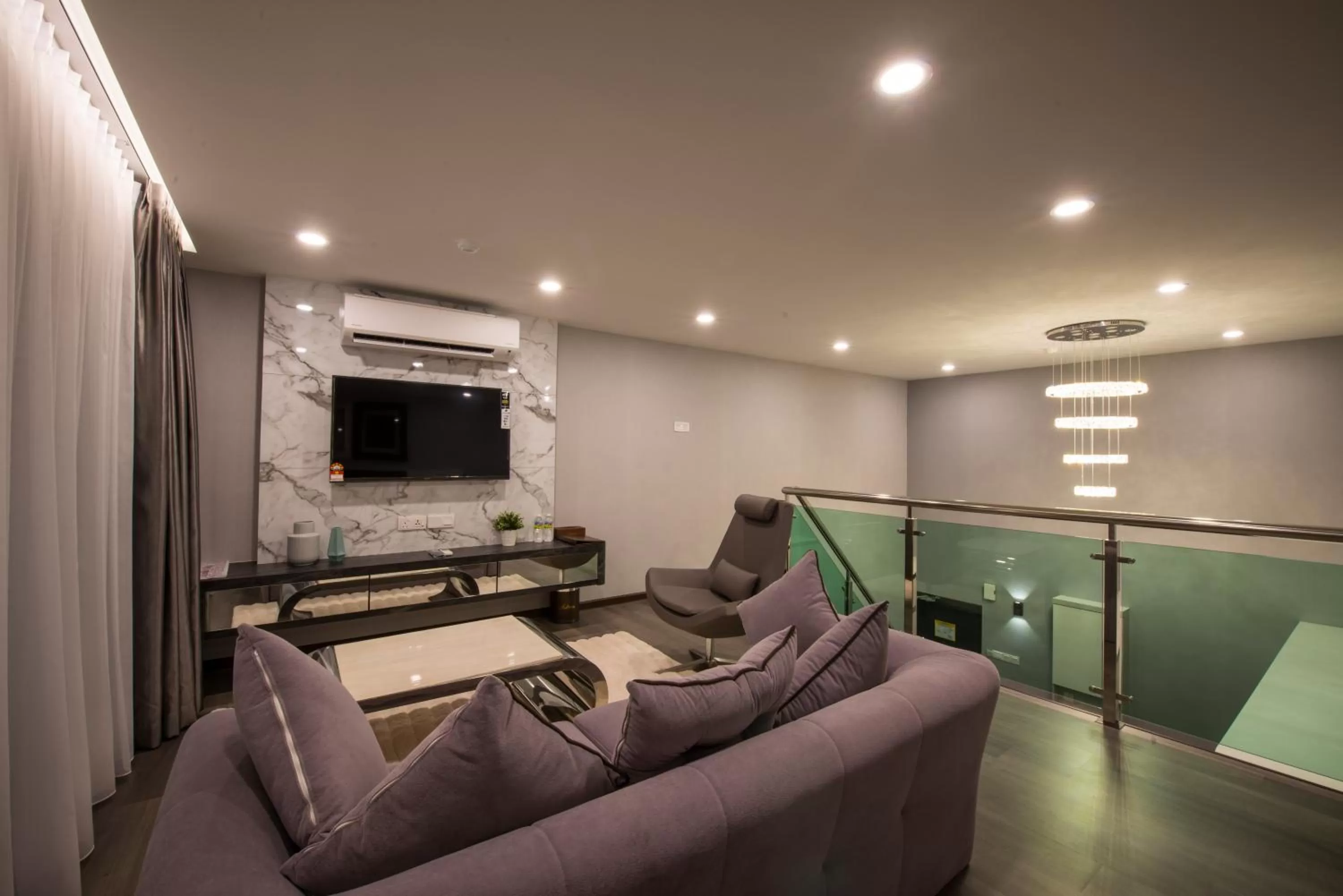 TV and multimedia in Asiatic Hotel