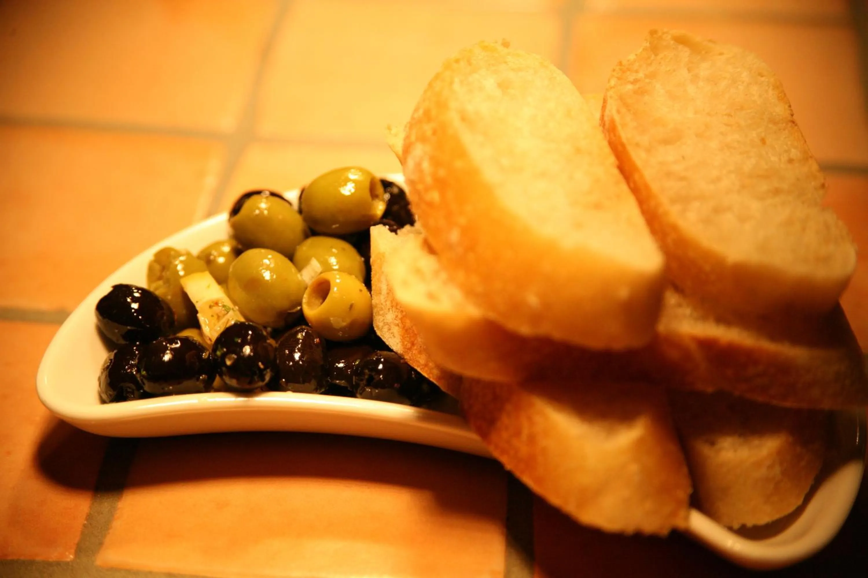 Food in Uno Thames Riverside Hotel By Uno